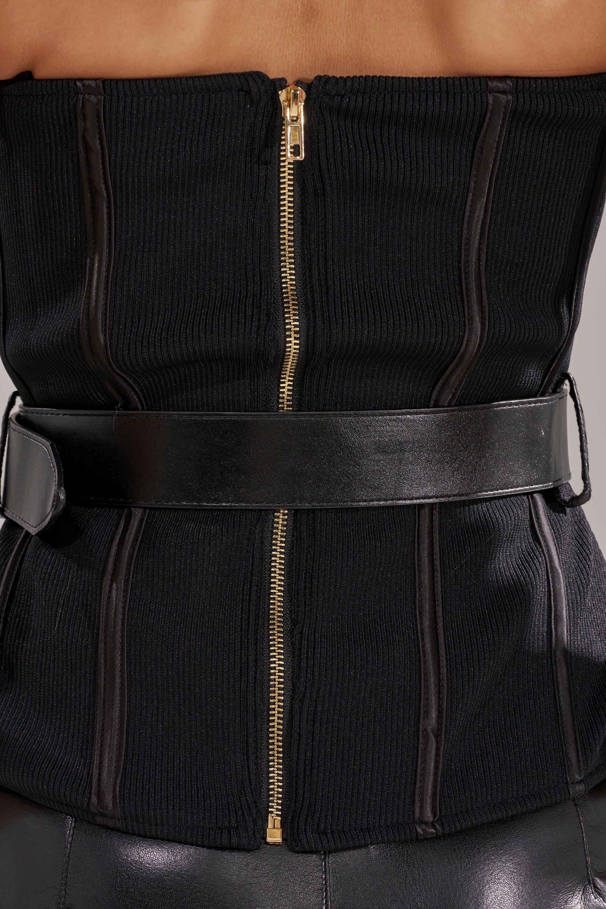 CLASSY GIRL FAUX LEATHER CORSET - Image 10