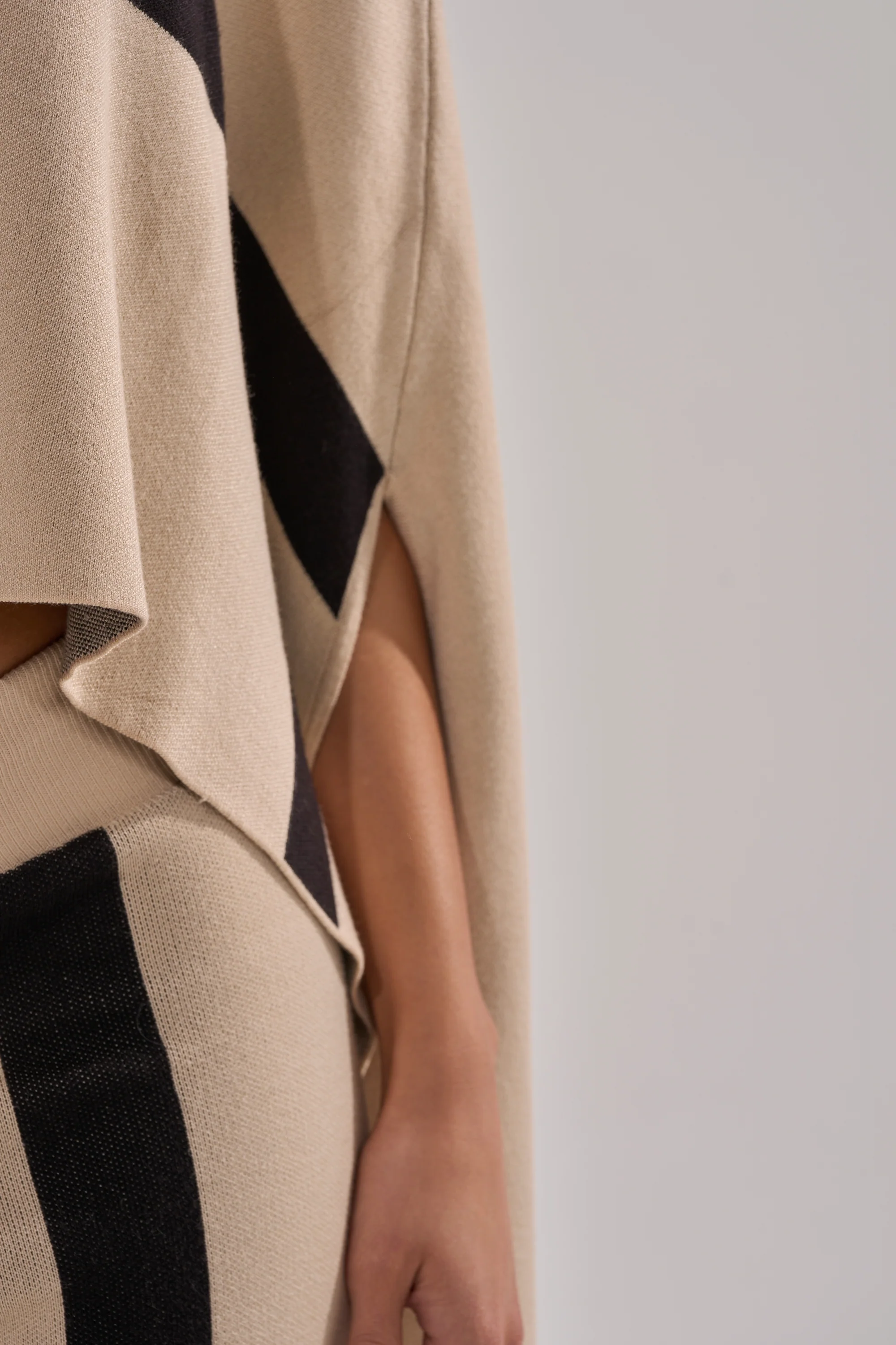 CLAUDIA TURTLENECK SWEATER - Image 8