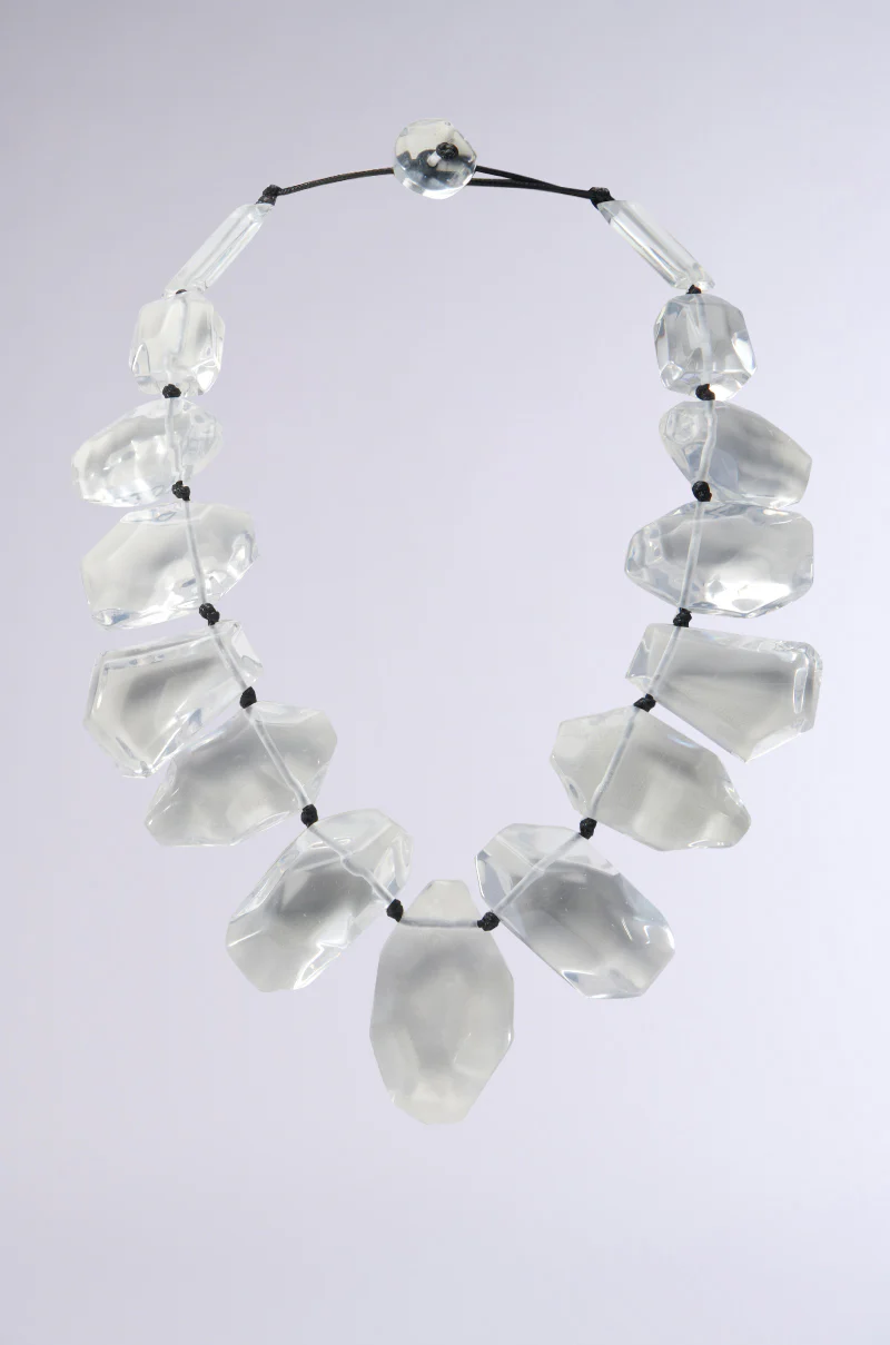 CLEARLY CHIC NECKLACE