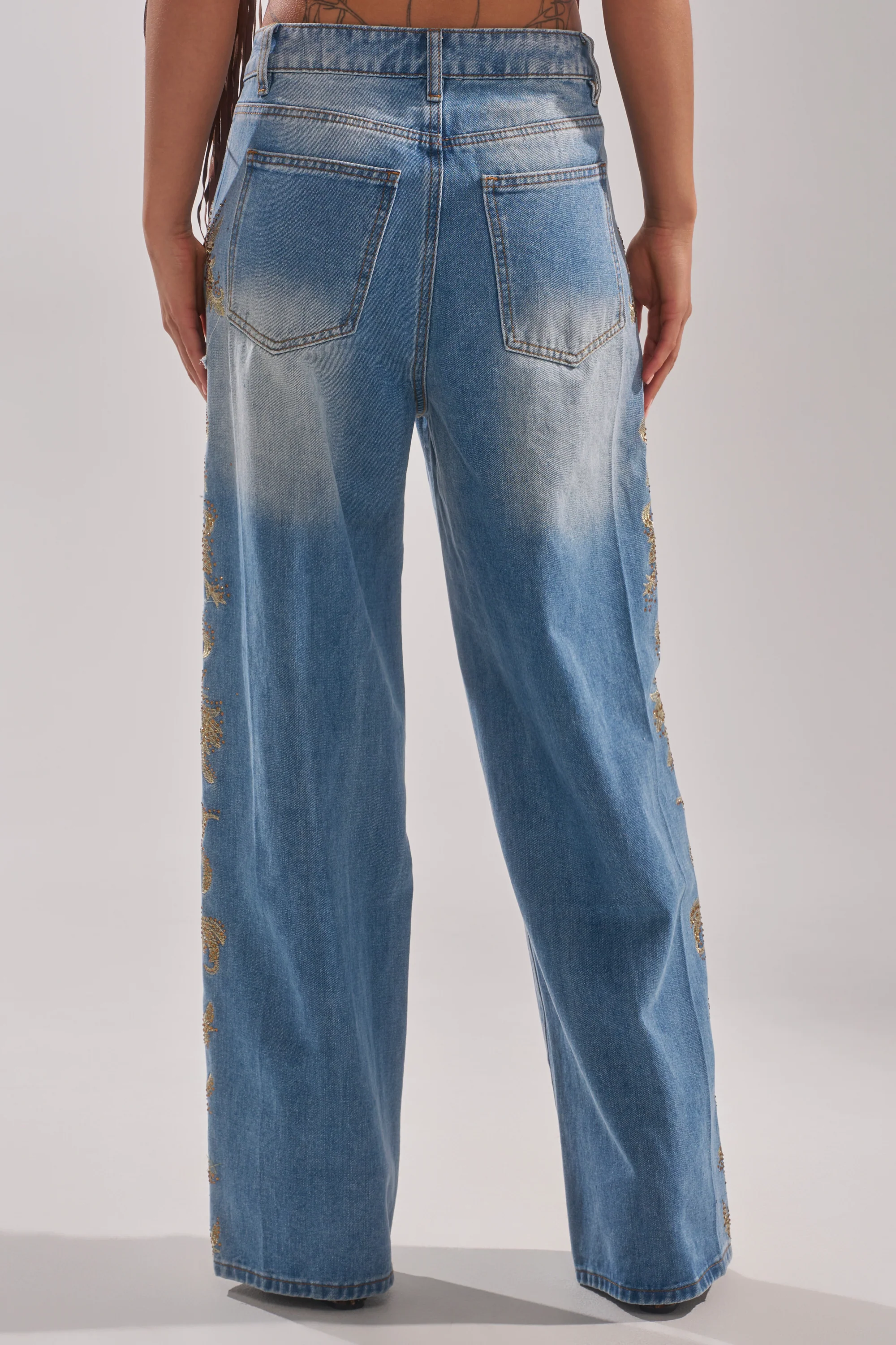 CLEO GOLDEN DISTRESSED STRAIGHT DENIM PANT - Image 4