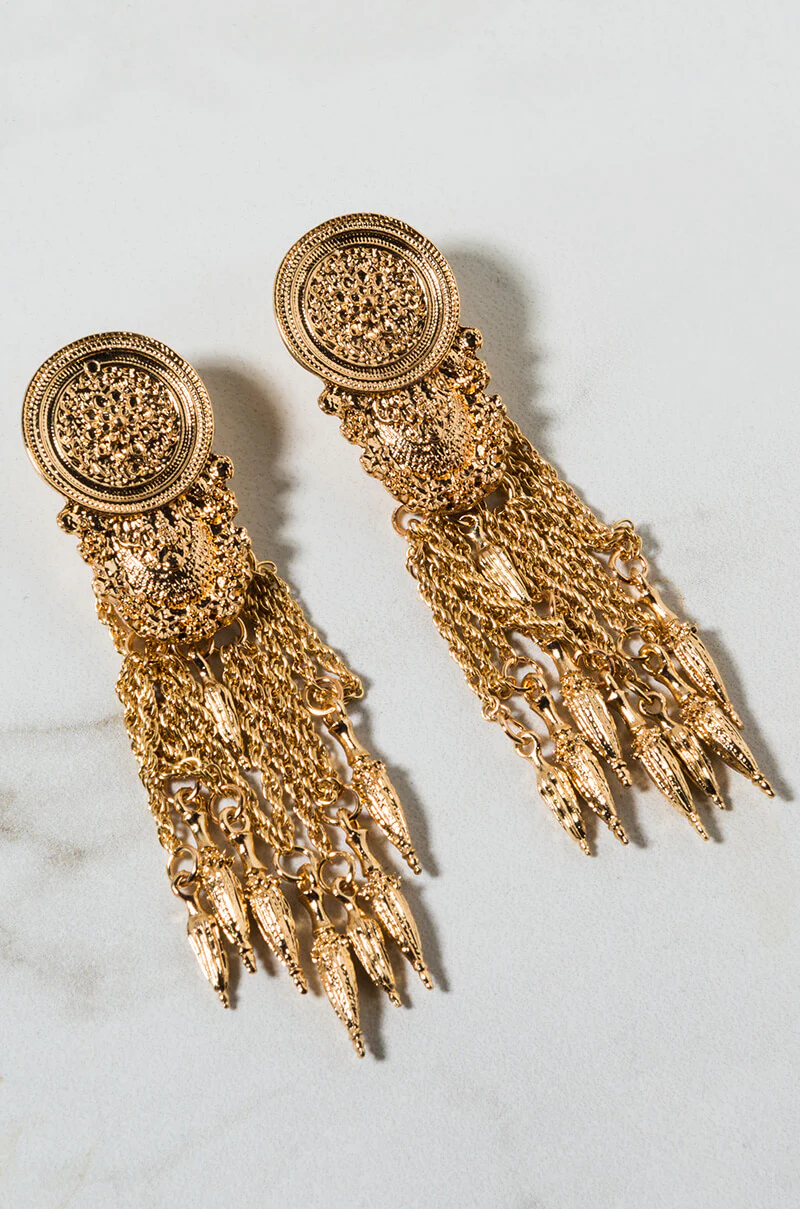 CLUB ROYALE DANGLE EARRING - Image 2