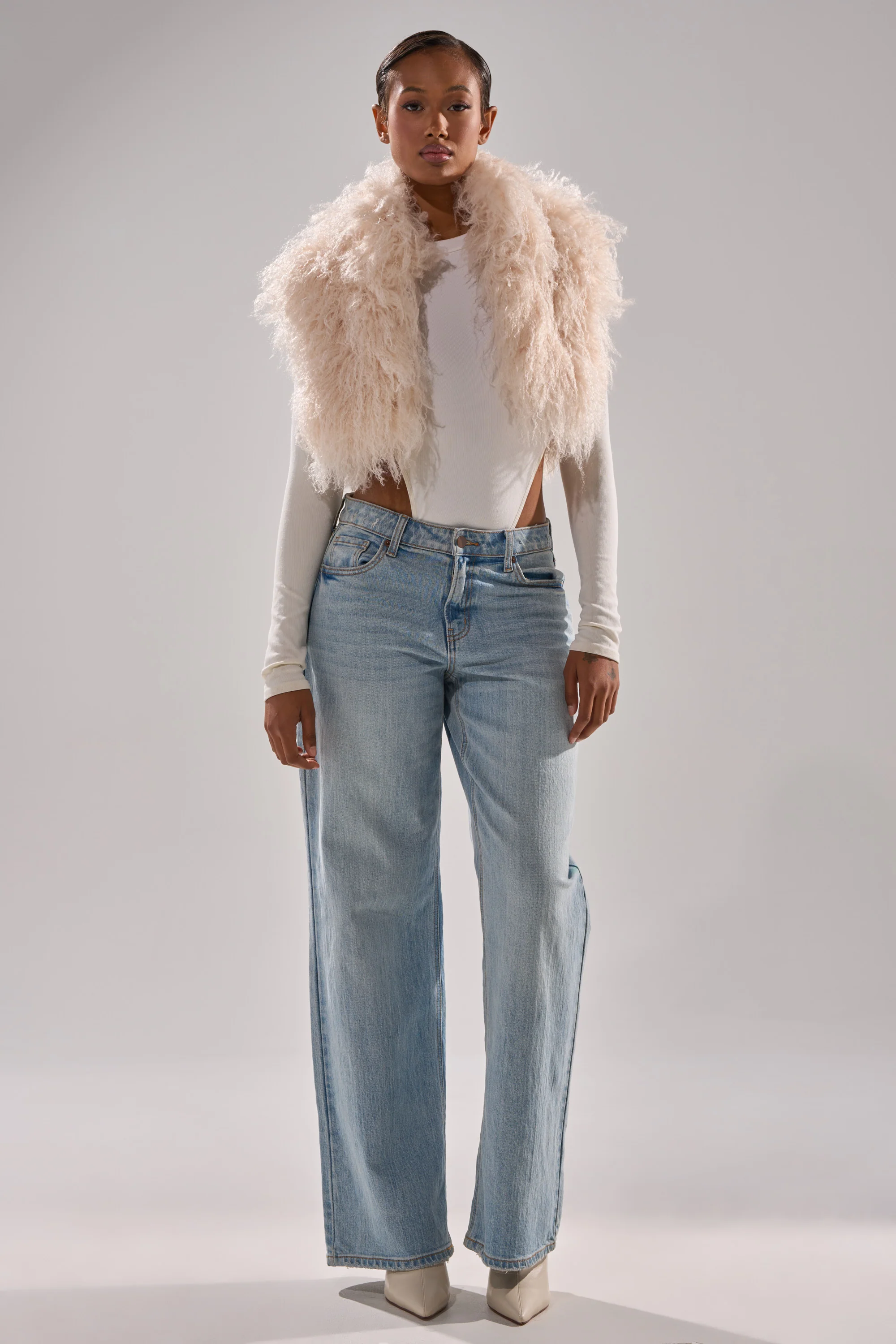 COCO CROPPED FUR VEST IN BEIGE - Image 6