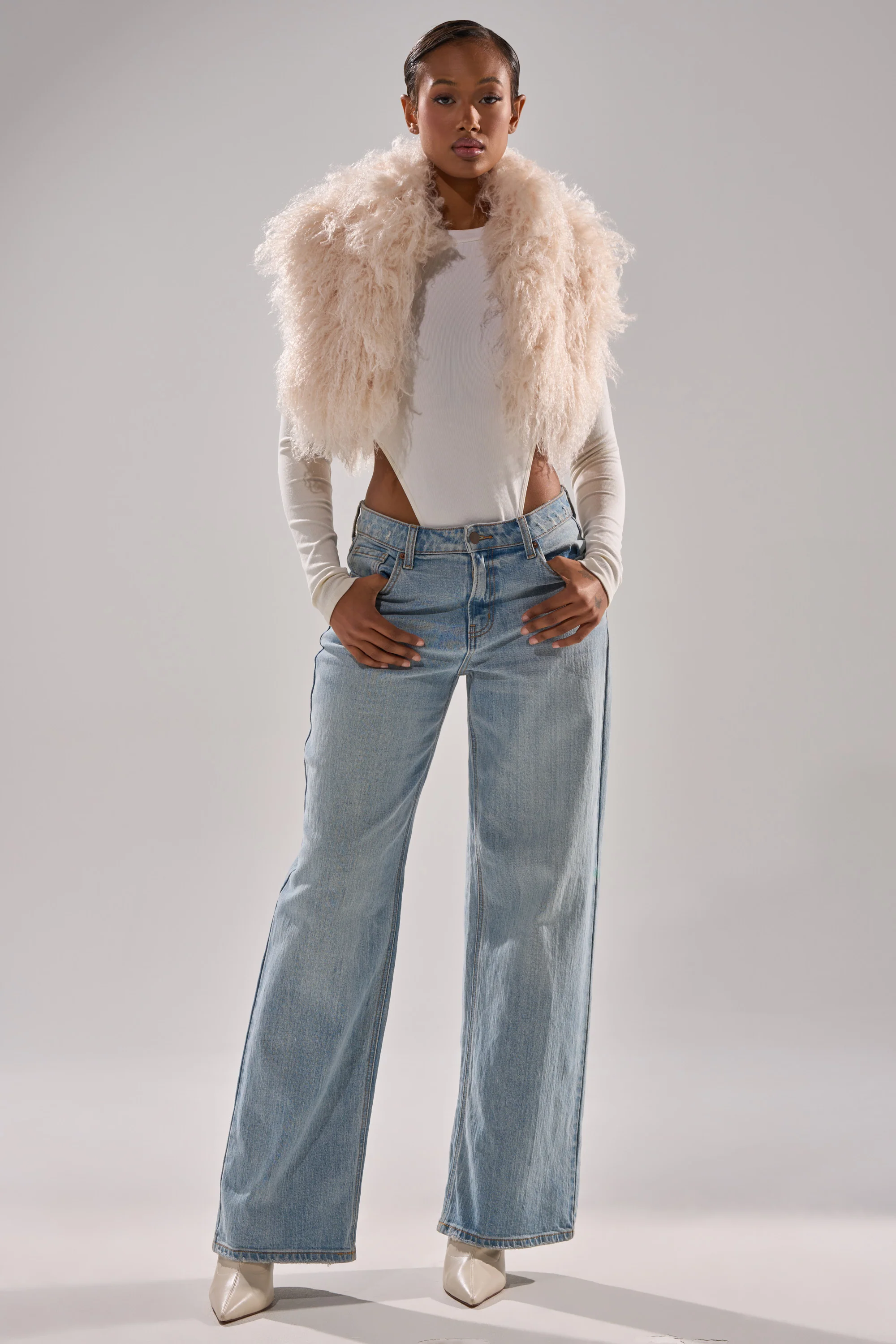 COCO CROPPED FUR VEST IN BEIGE - Image 7