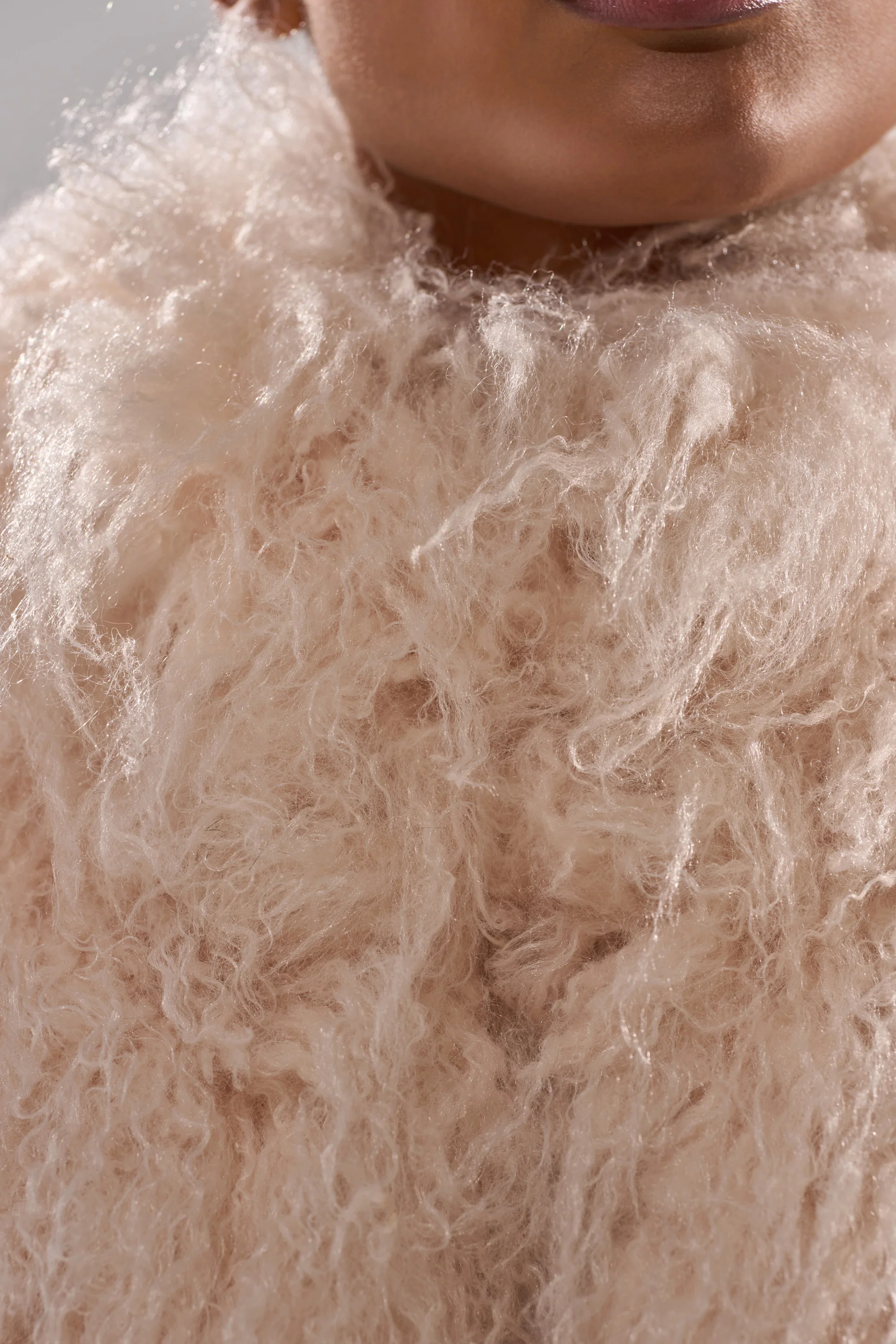 COCO CROPPED FUR VEST IN BEIGE - Image 8