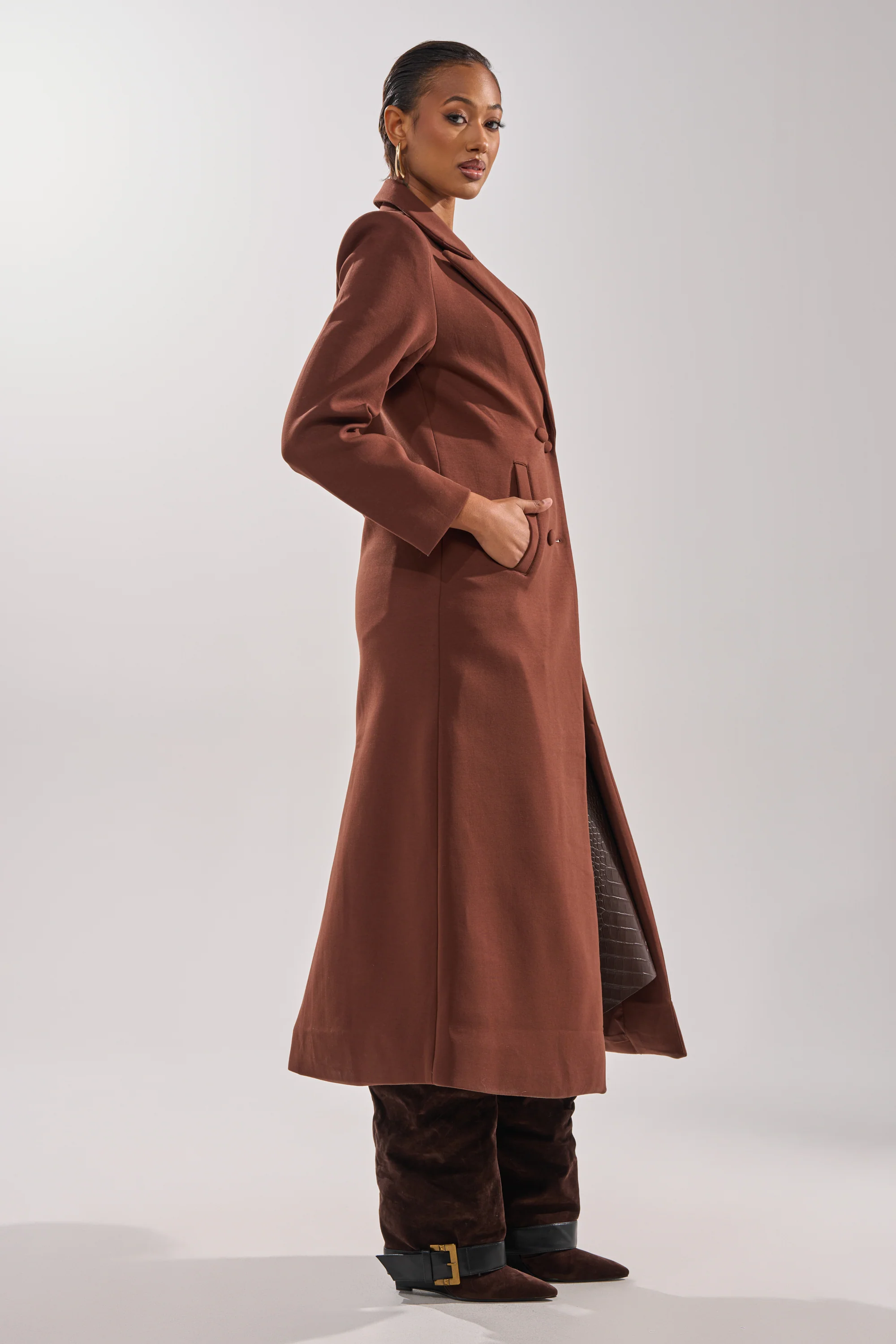 COCOA BUTTER SCUBA TRENCH IN BROWN - Image 4