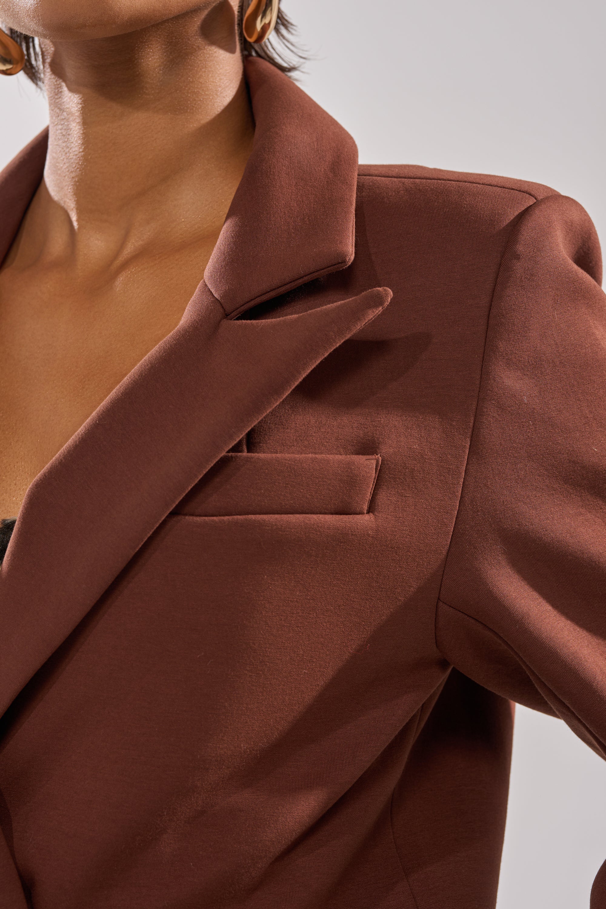 COCOA BUTTER SCUBA TRENCH IN BROWN - Image 6