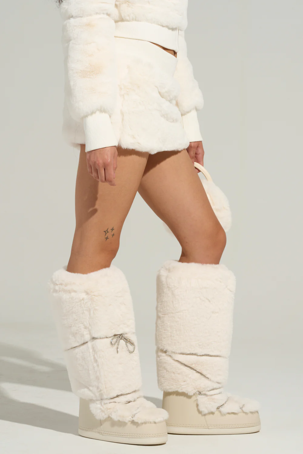 COLDEST WINTER FUR MINI SKIRT IN WHITE - Image 5