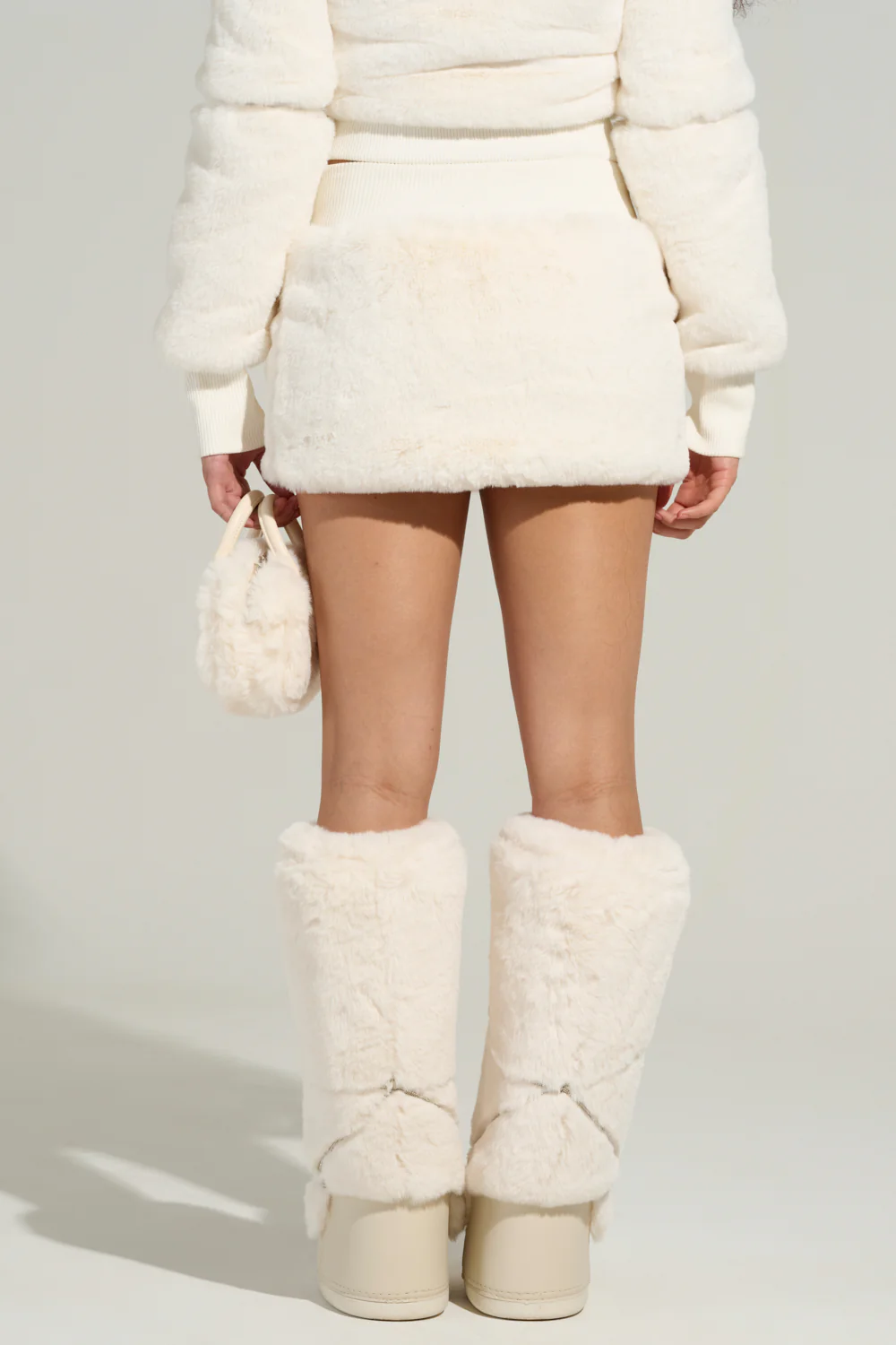 COLDEST WINTER FUR MINI SKIRT IN WHITE - Image 6