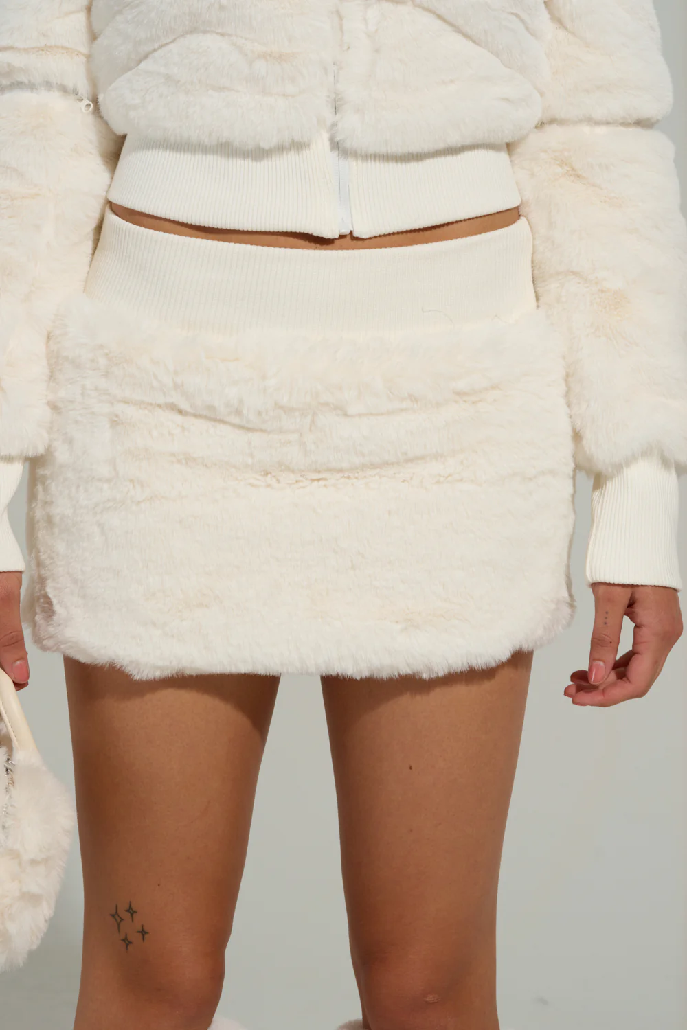 COLDEST WINTER FUR MINI SKIRT IN WHITE - Image 8