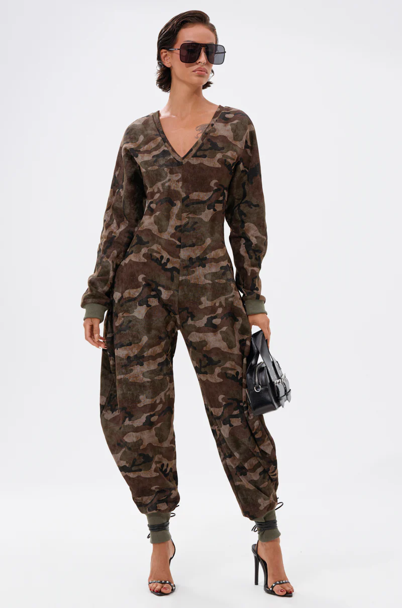 COMFY COZY SWEATSHIRT JUMPSUIT IN CAMO - Image 3
