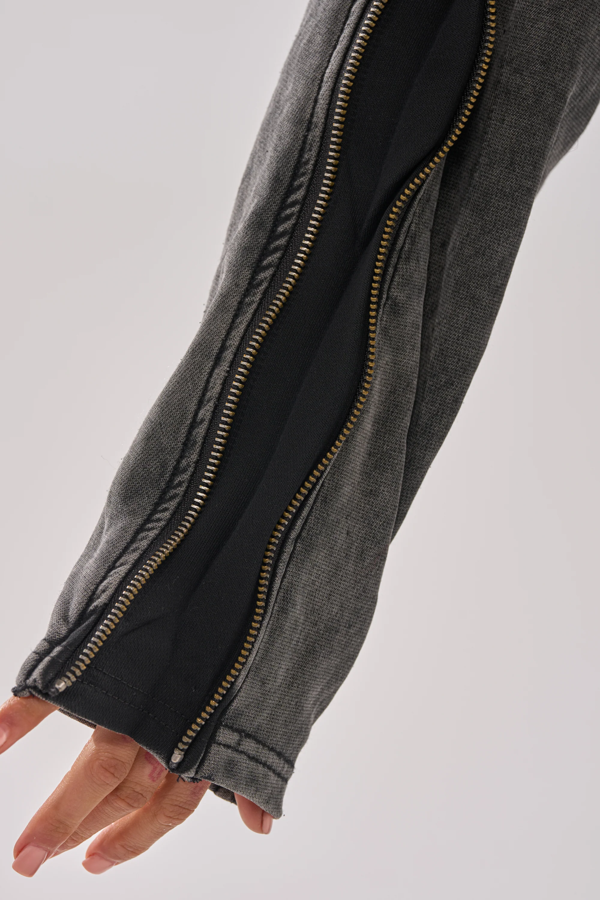 COOL GAL TIE SWEATSHIRT - Image 15