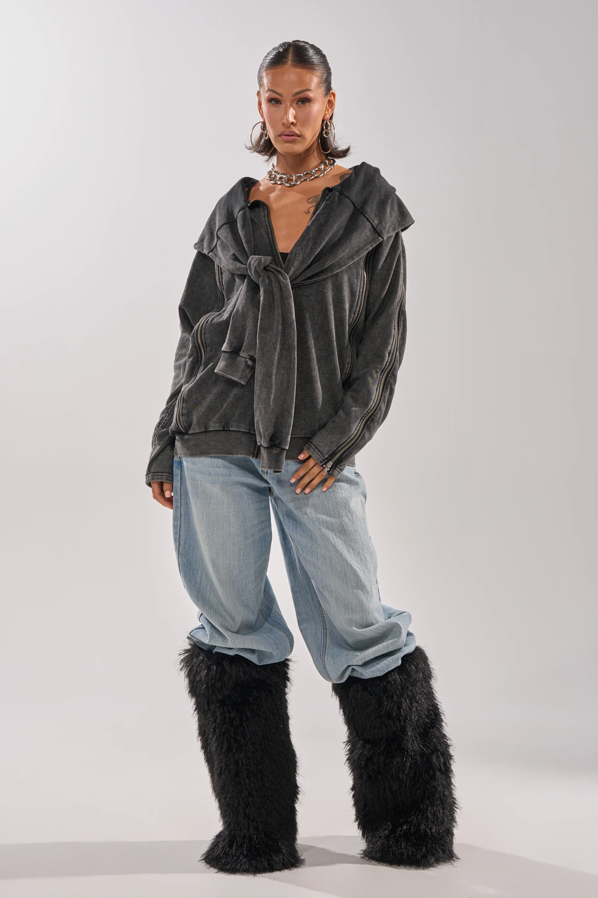 COOL GAL TIE SWEATSHIRT - Image 9