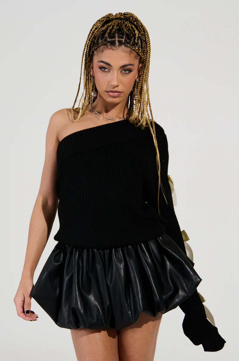 COQUETTE CHIC CHUNKY SWEATER IN BLACK - Image 3