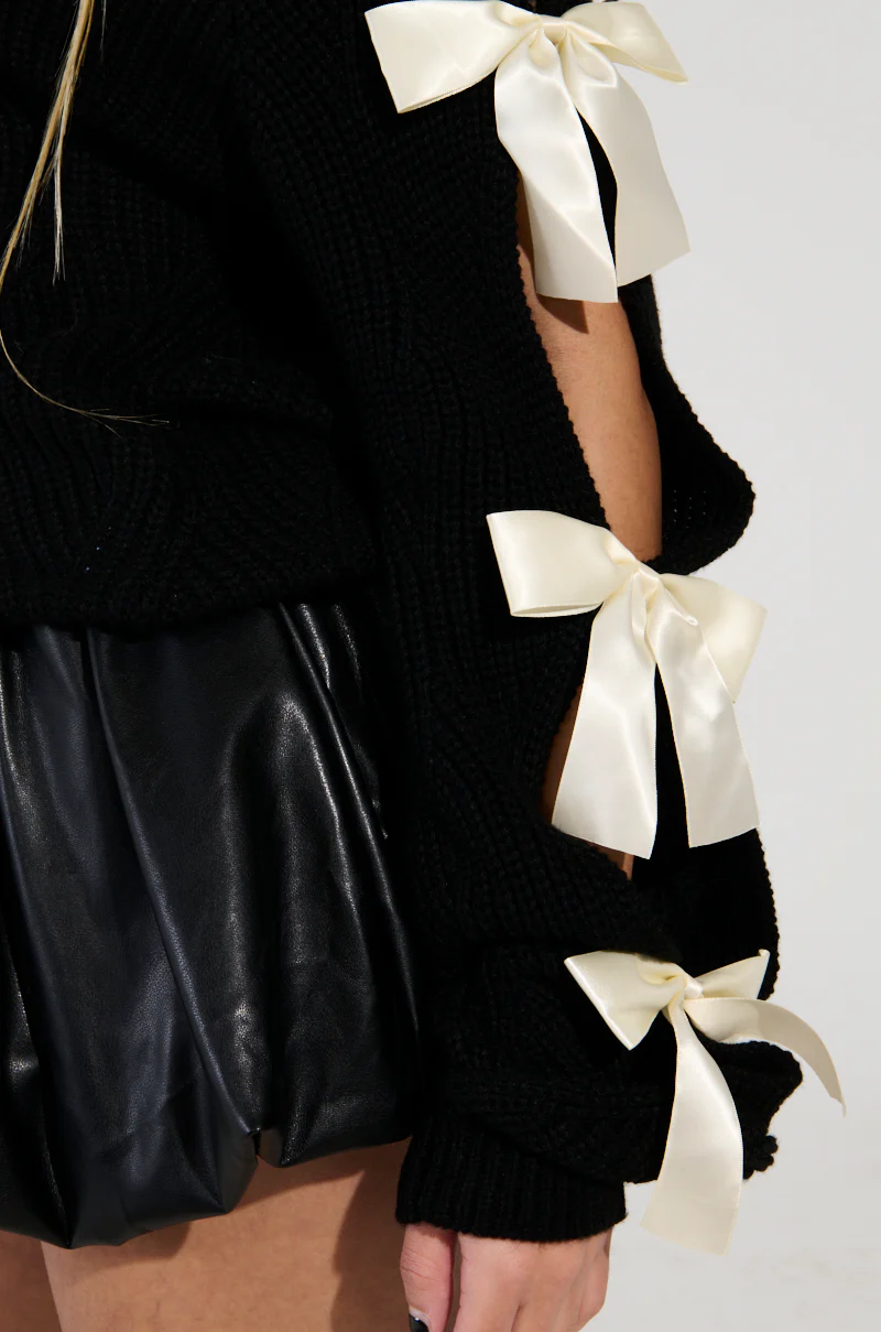COQUETTE CHIC CHUNKY SWEATER IN BLACK - Image 8