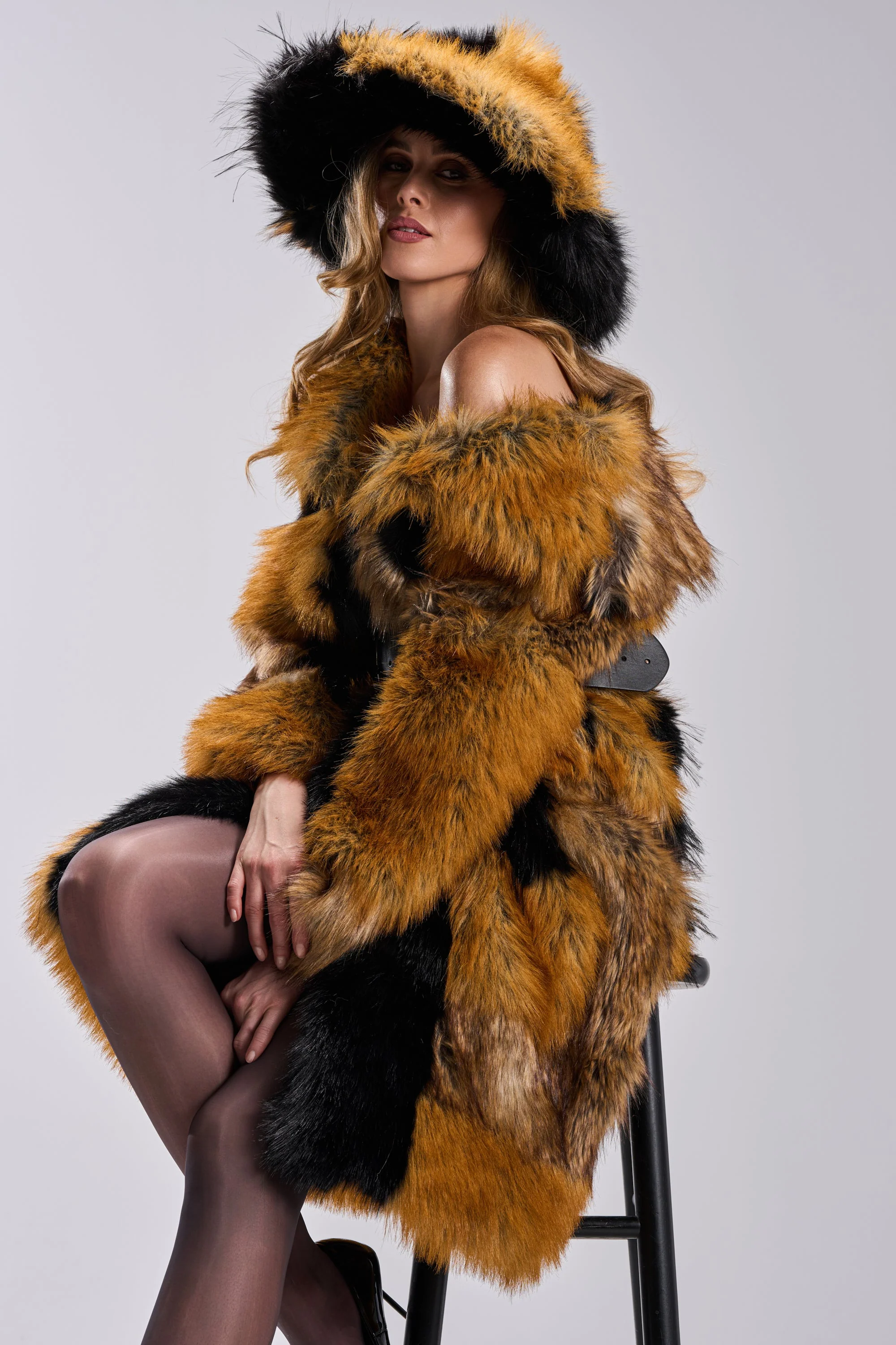 COSMO FAUX FUR OVERSIZED BUCKET HAT - Image 3