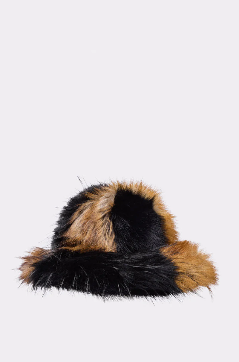 COSMO FAUX FUR OVERSIZED BUCKET HAT - Image 4