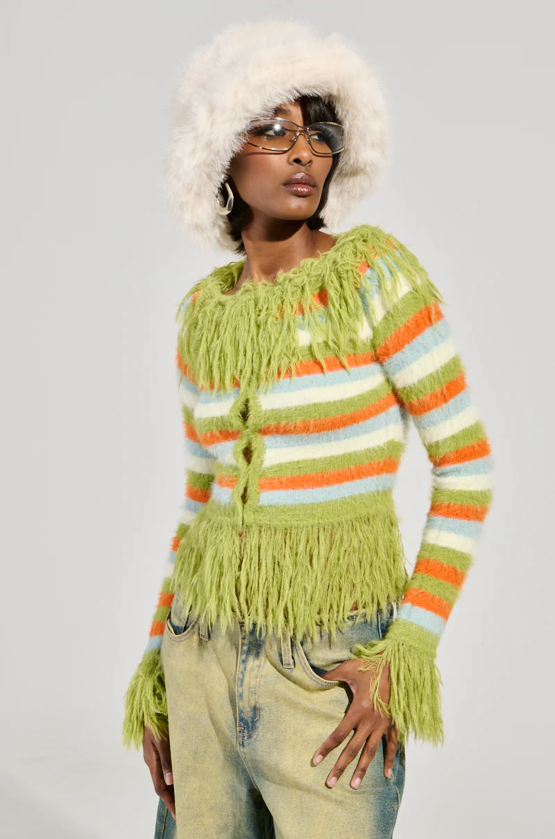 COZY AND CUTE SWEATER - Image 2