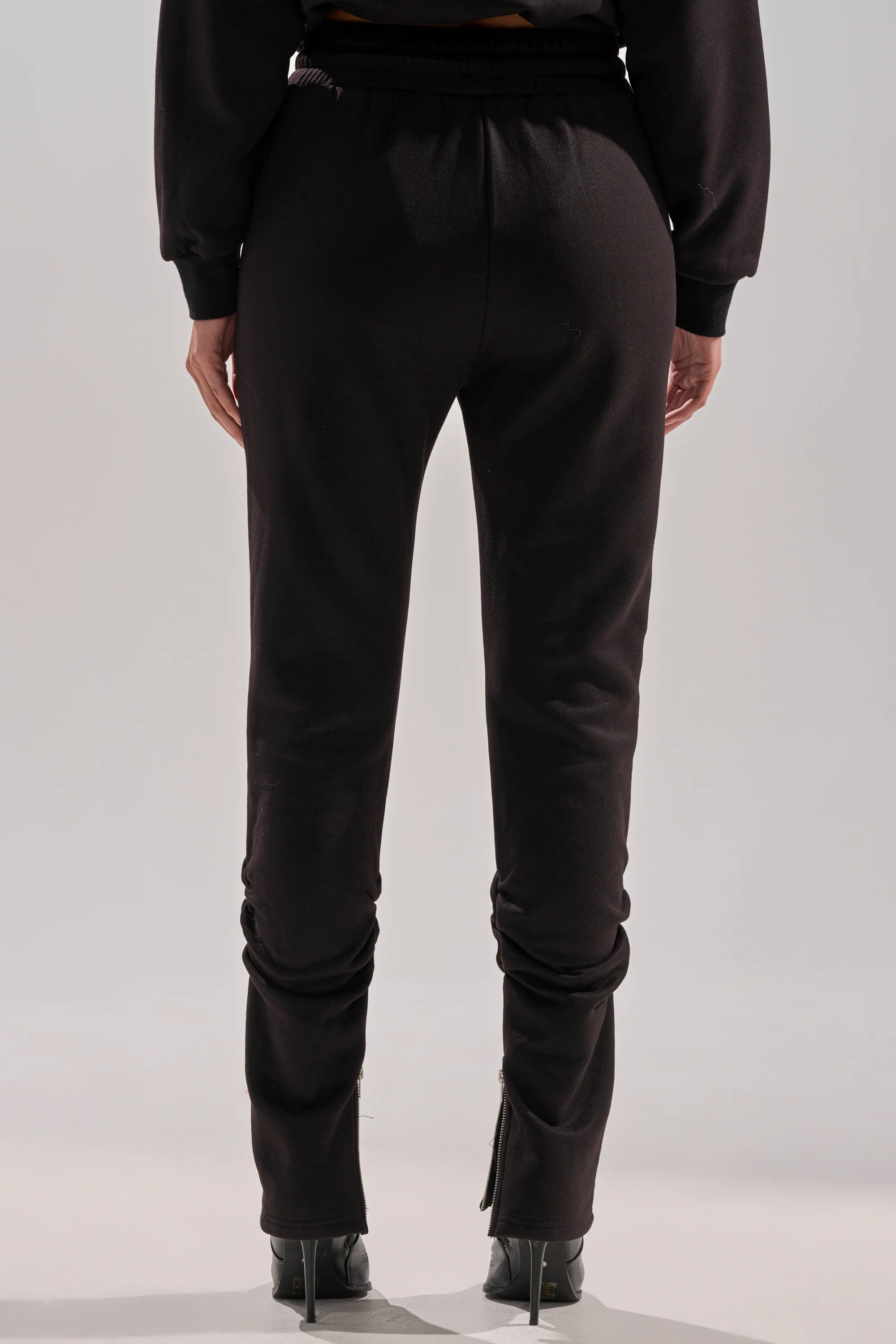 COZY HOLIDAY RHINESTONE JOGGER IN BLACK - Image 20