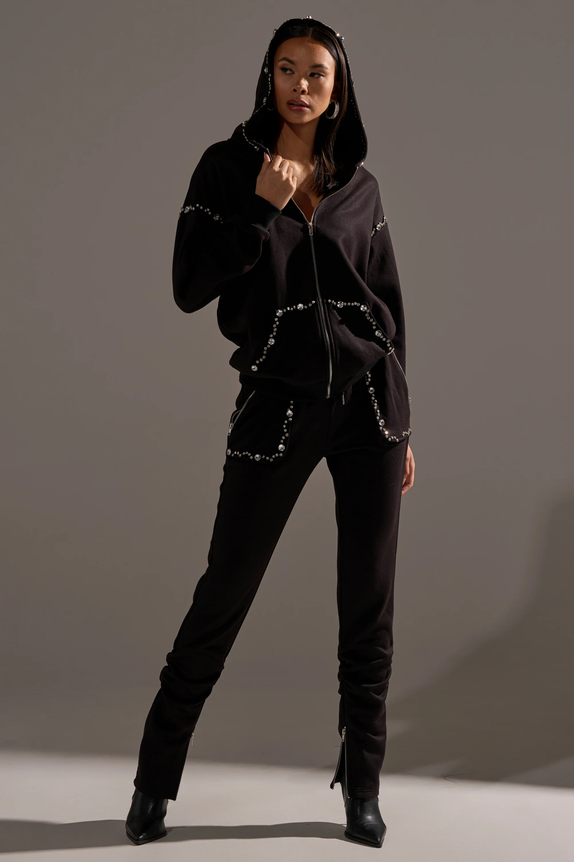 COZY HOLIDAY RHINESTONE JOGGER IN BLACK - Image 21