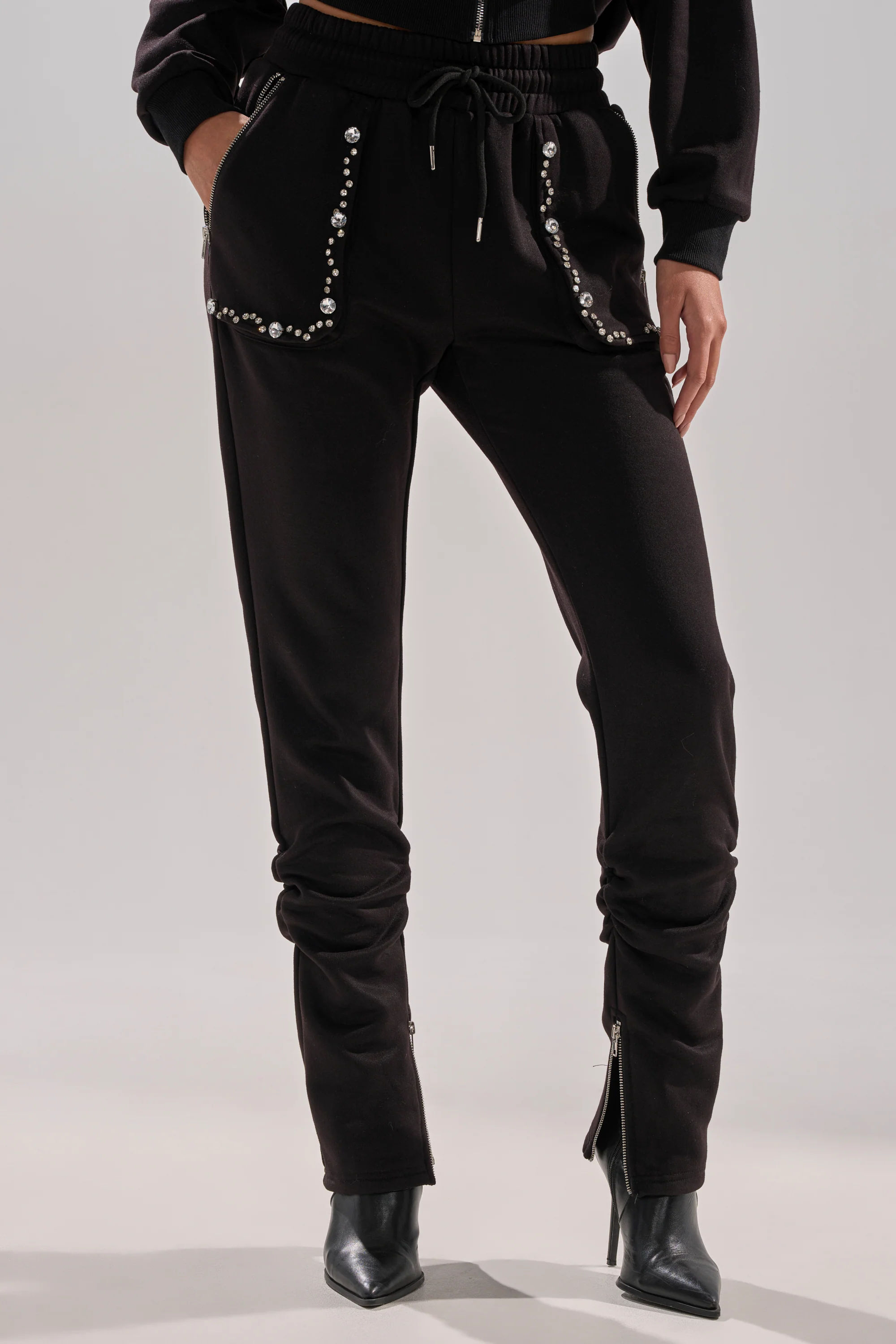 COZY HOLIDAY RHINESTONE JOGGER IN BLACK - Image 3