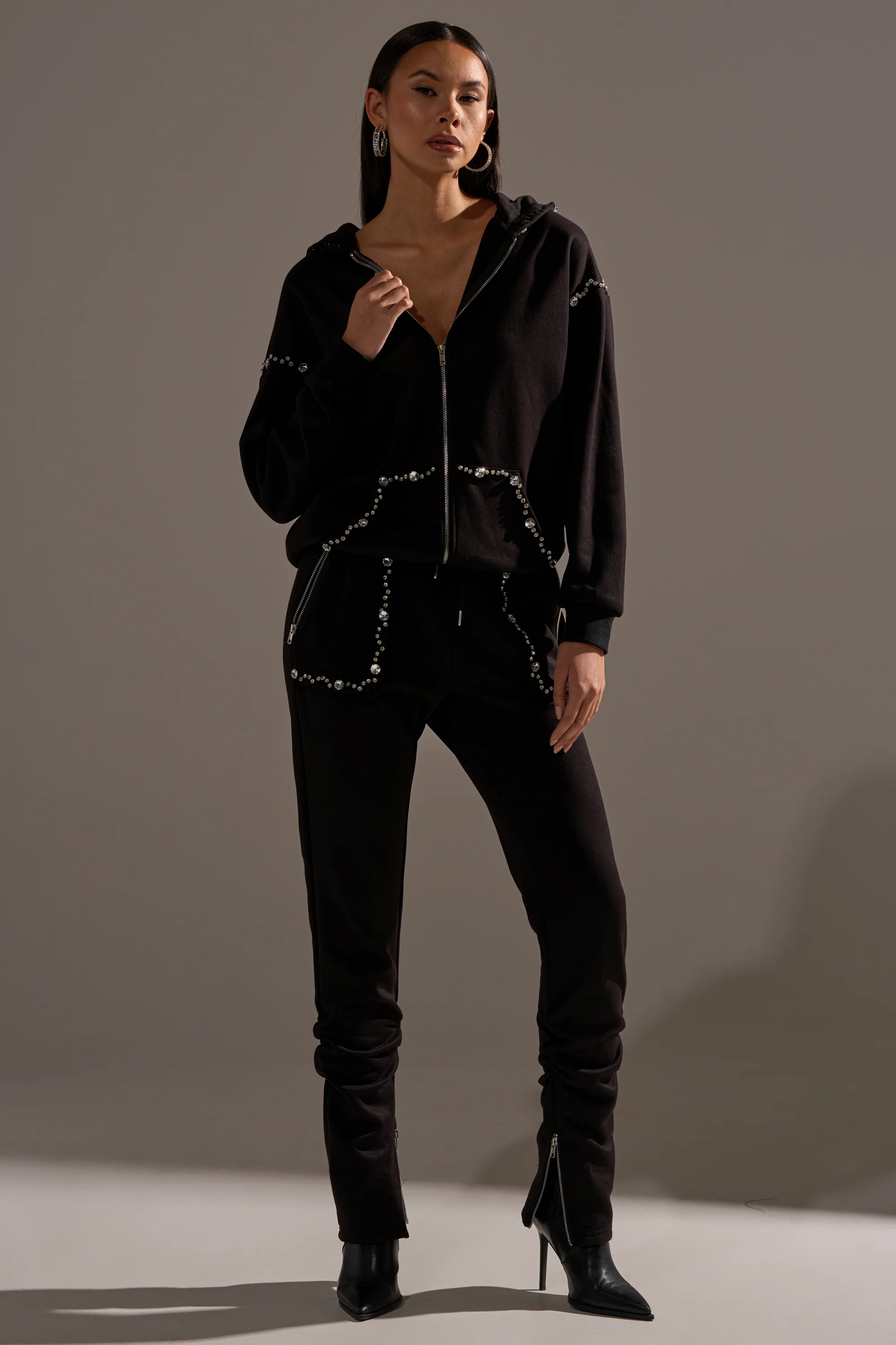 COZY HOLIDAY RHINESTONE JOGGER IN BLACK - Image 8