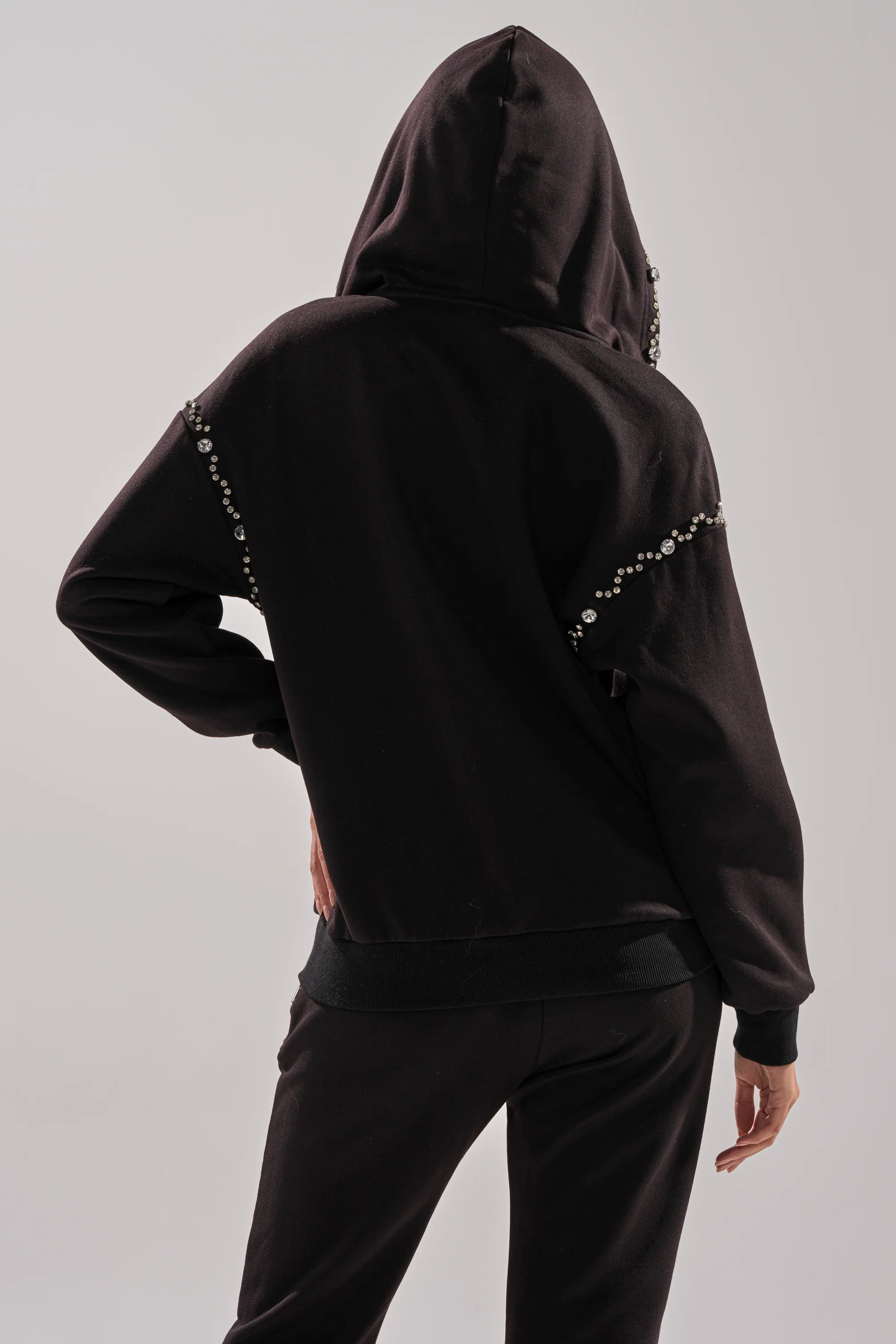 COZY HOLIDAY RHINESTONE ZIP UP SWEATSHIRT IN BLACK - Image 26