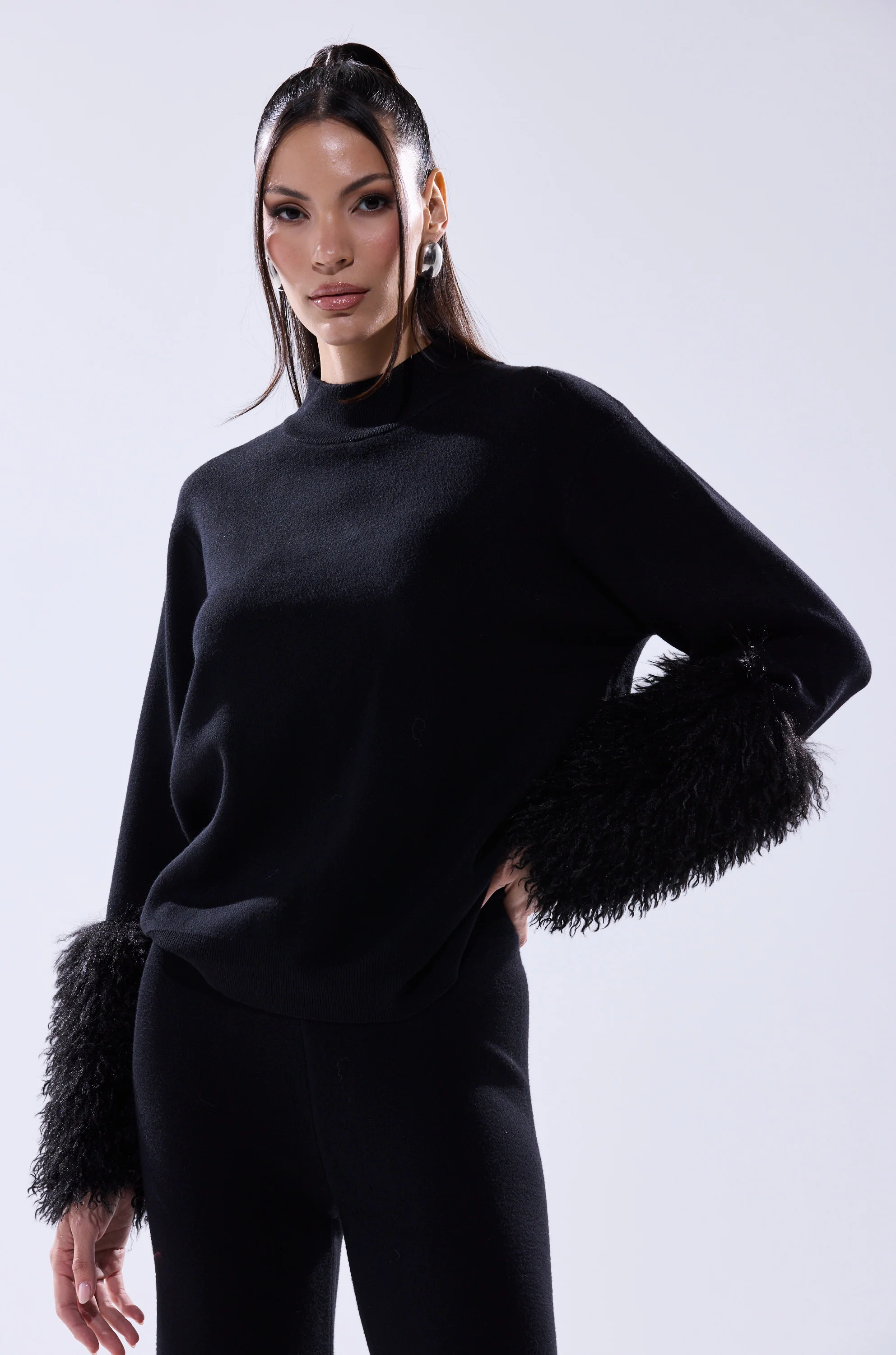 COZY VIBES SWEATER WITH FUR CUFF IN BLACK - Image 5