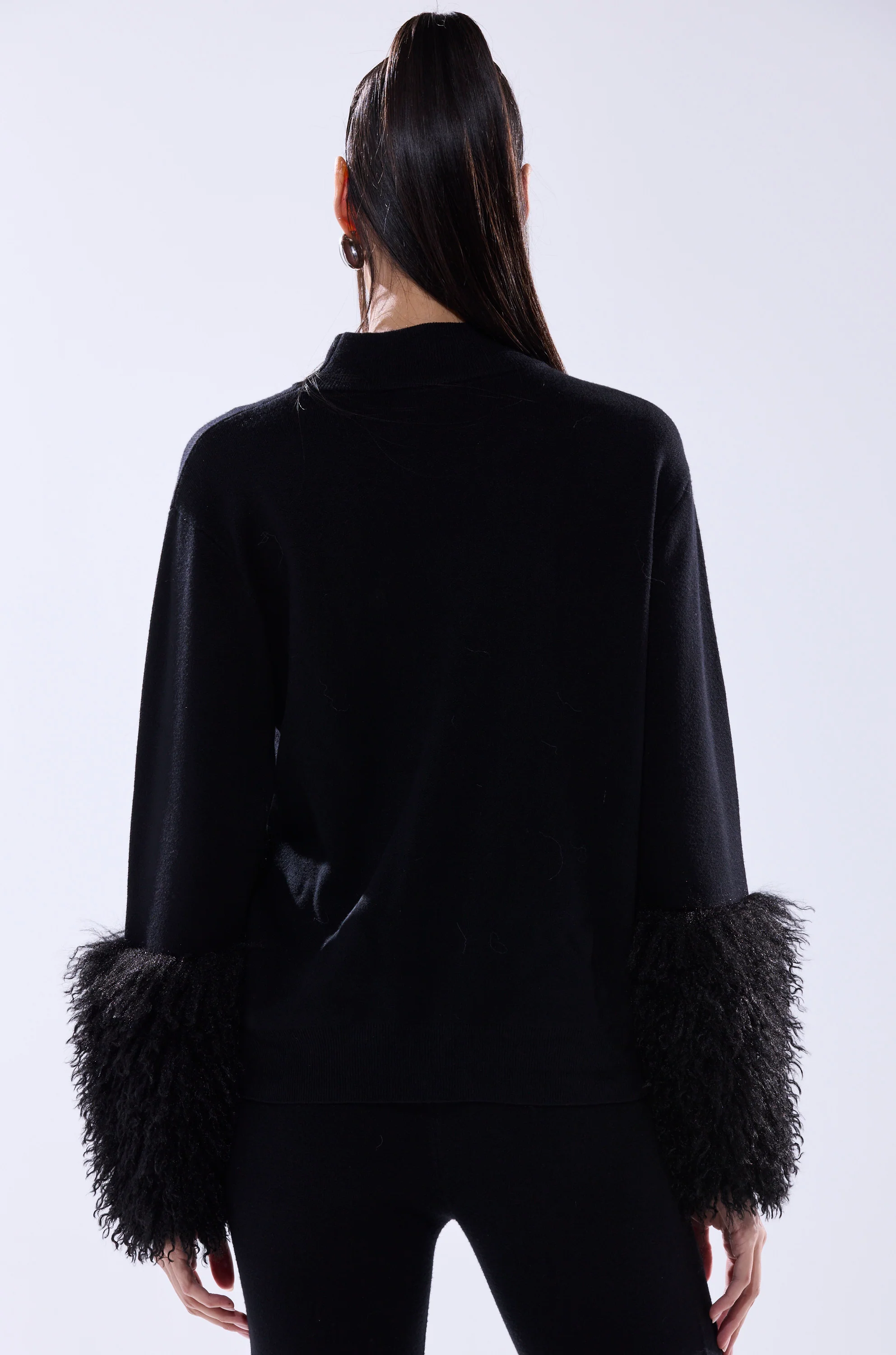 COZY VIBES SWEATER WITH FUR CUFF IN BLACK - Image 7