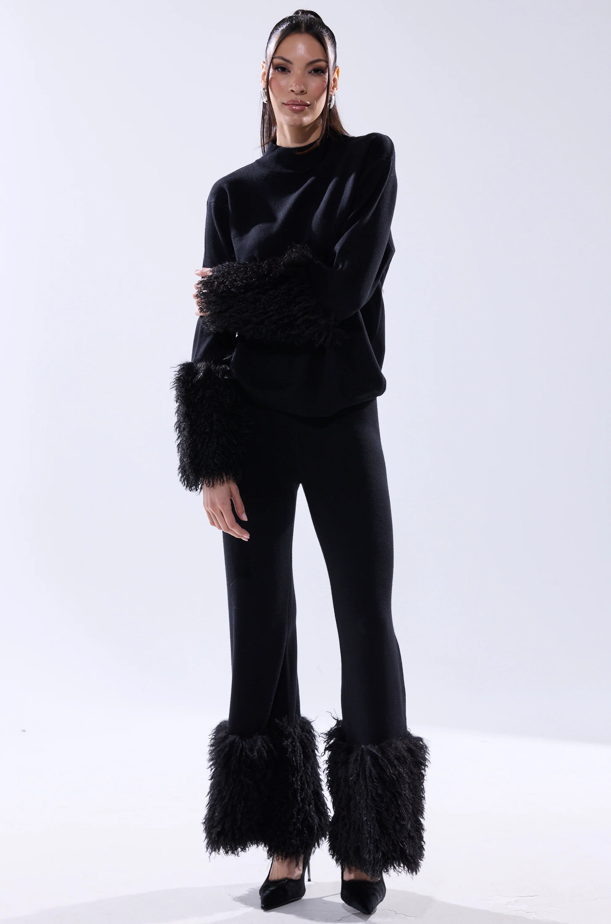 COZY VIBES SWEATER WITH FUR CUFF IN BLACK - Image 9