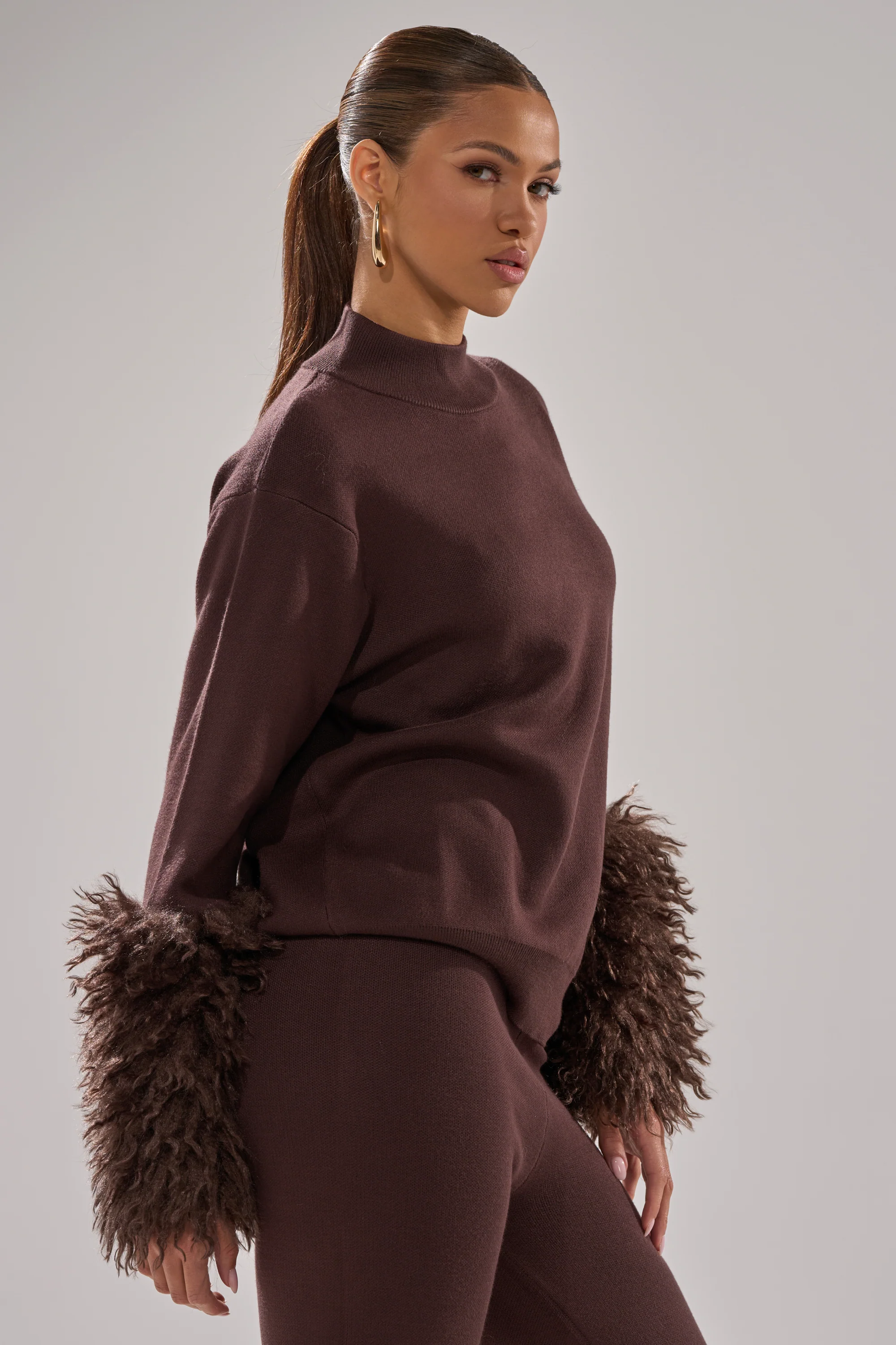 COZY VIBES SWEATER WITH FUR CUFF IN BROWN - Image 5