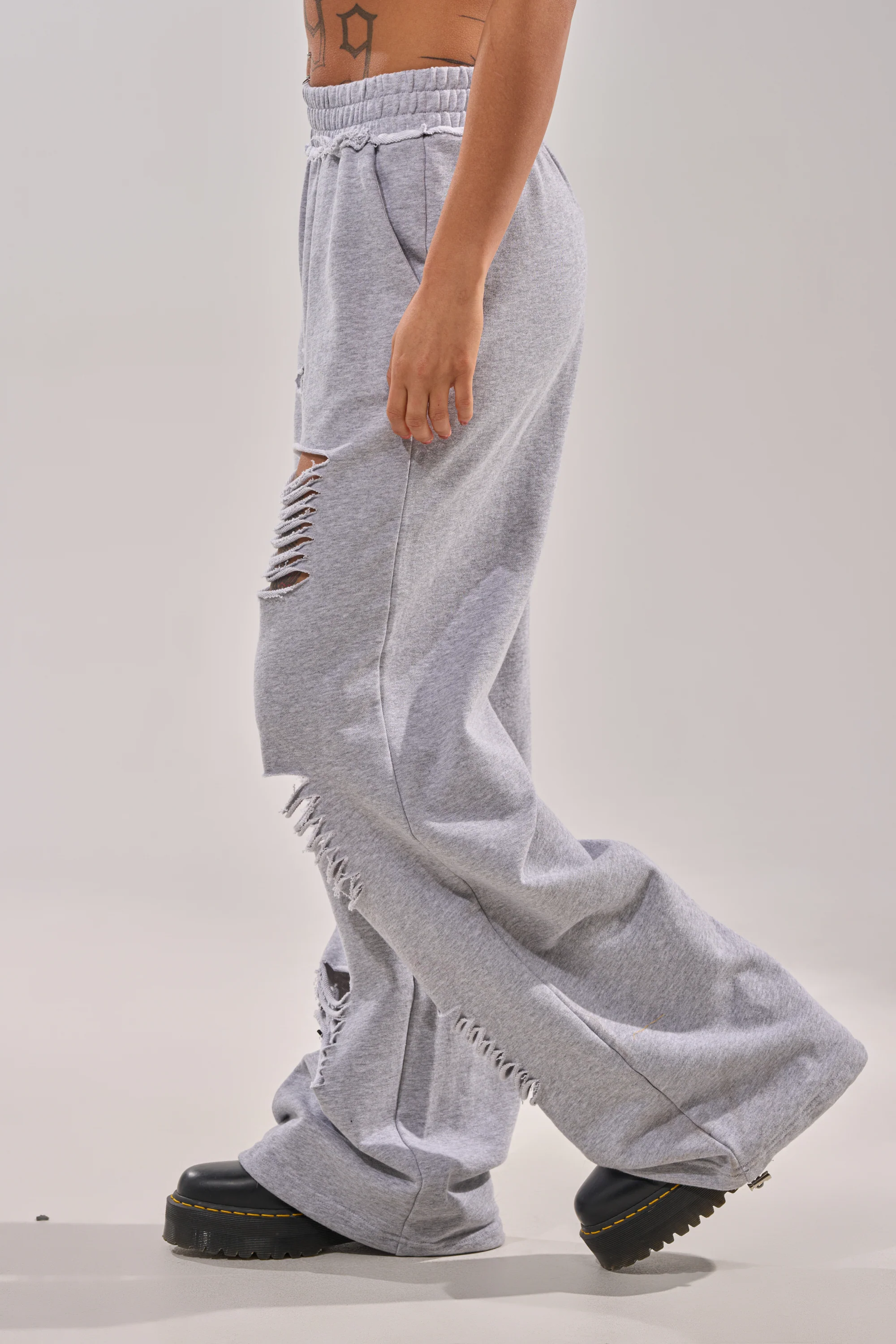 CROSSED OUT DISTRESSED WIDE LEG JOGGER - Image 3