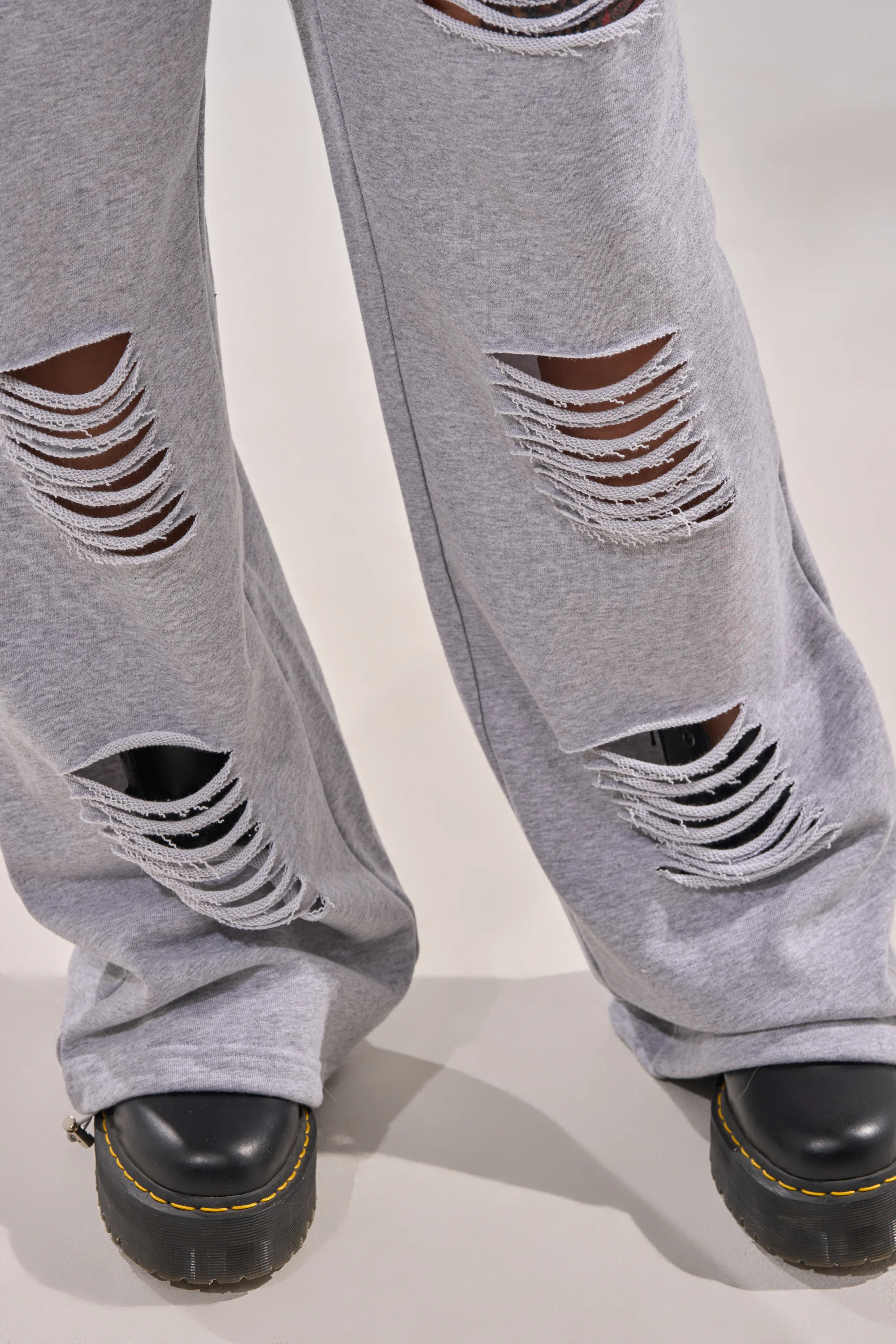 CROSSED OUT DISTRESSED WIDE LEG JOGGER - Image 7