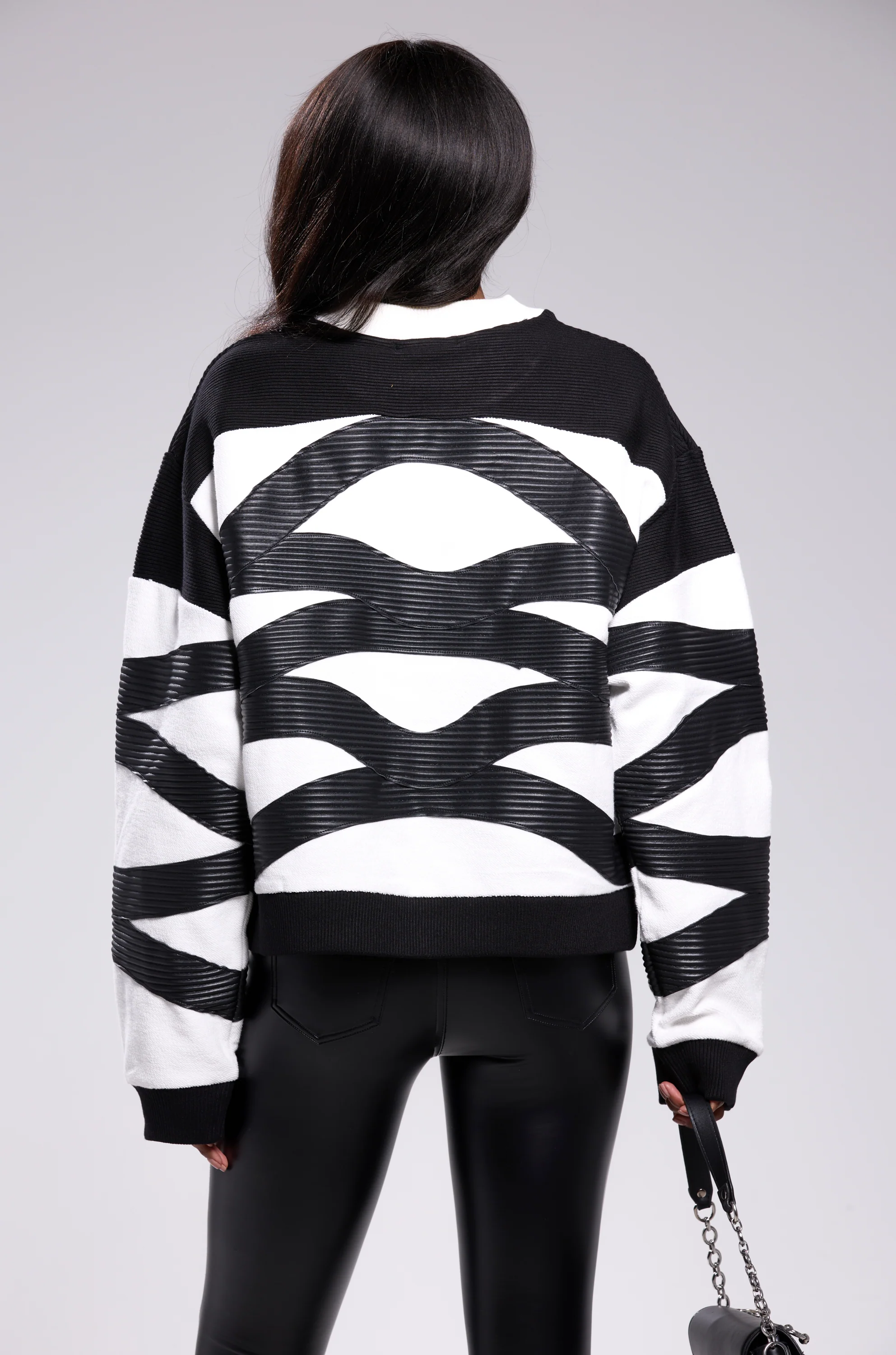 CROSSING LINES SWEATSHIRT - Image 5
