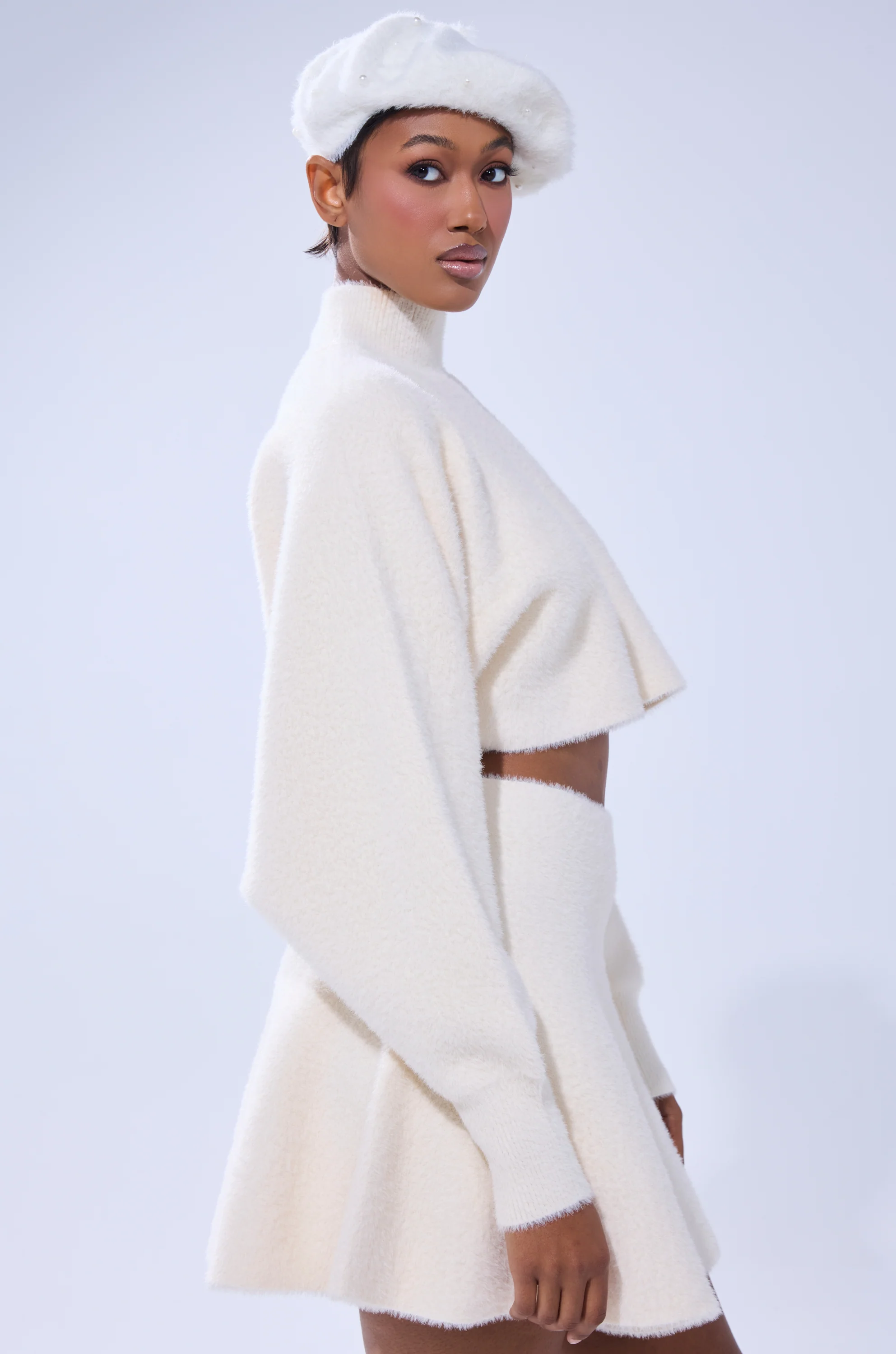 CUDDLE UP FUZZY CROPPED SWEATER IN IVORY - Image 4