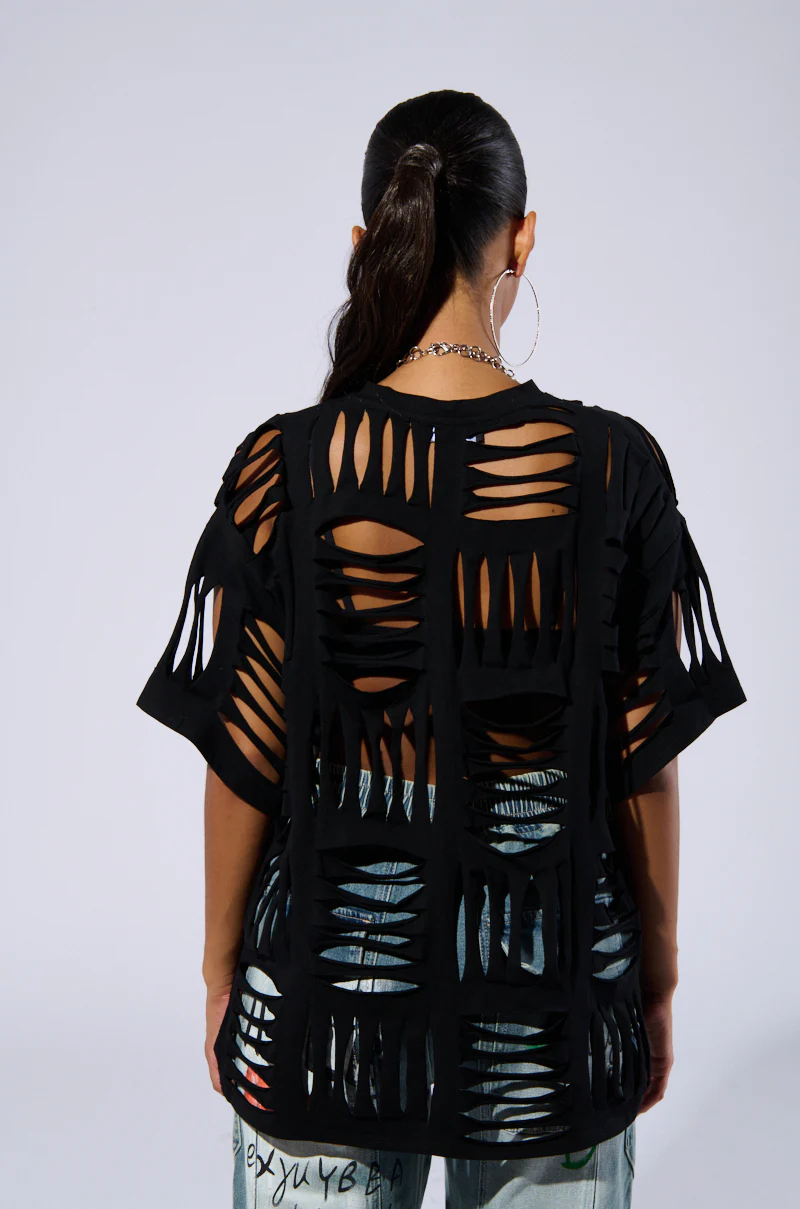 CUT HIM OFF SHORT SLEEVE DISTRESSED T-SHIRT IN BLACK - Image 4