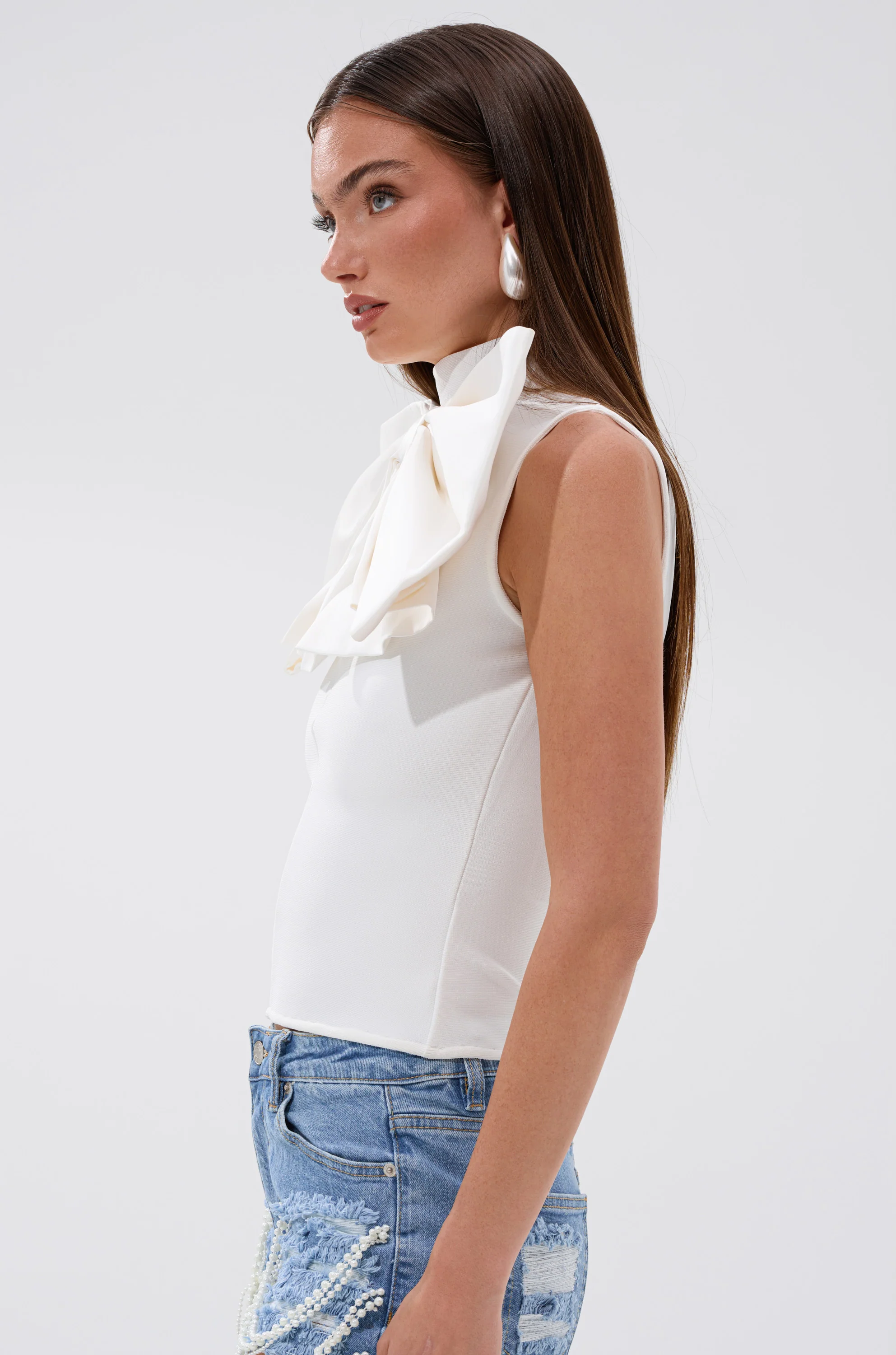 CUTIE BOW TOP IN WHITE - Image 4