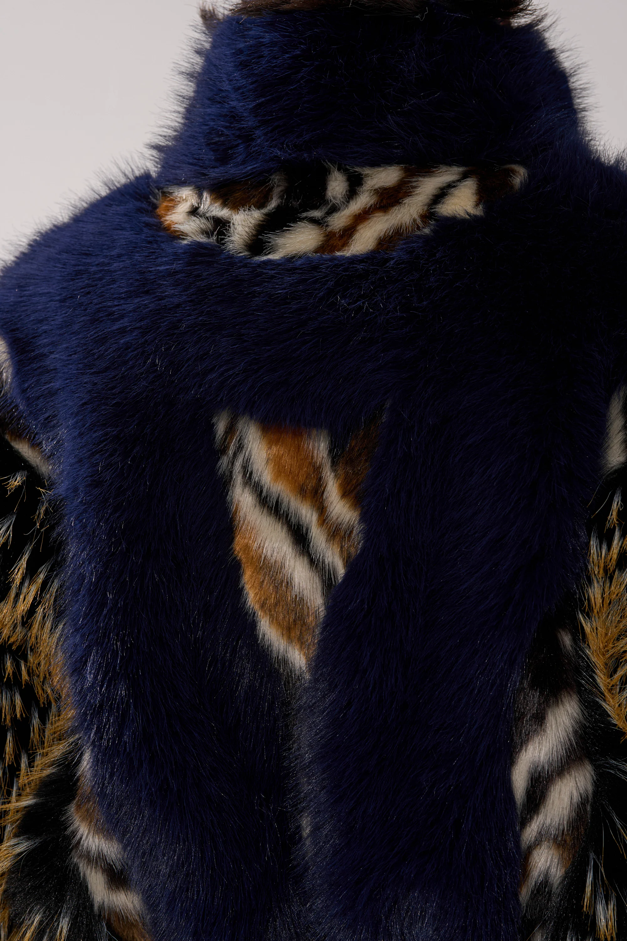 CYCLONE PATCHWORK FAUX FUR - Image 11