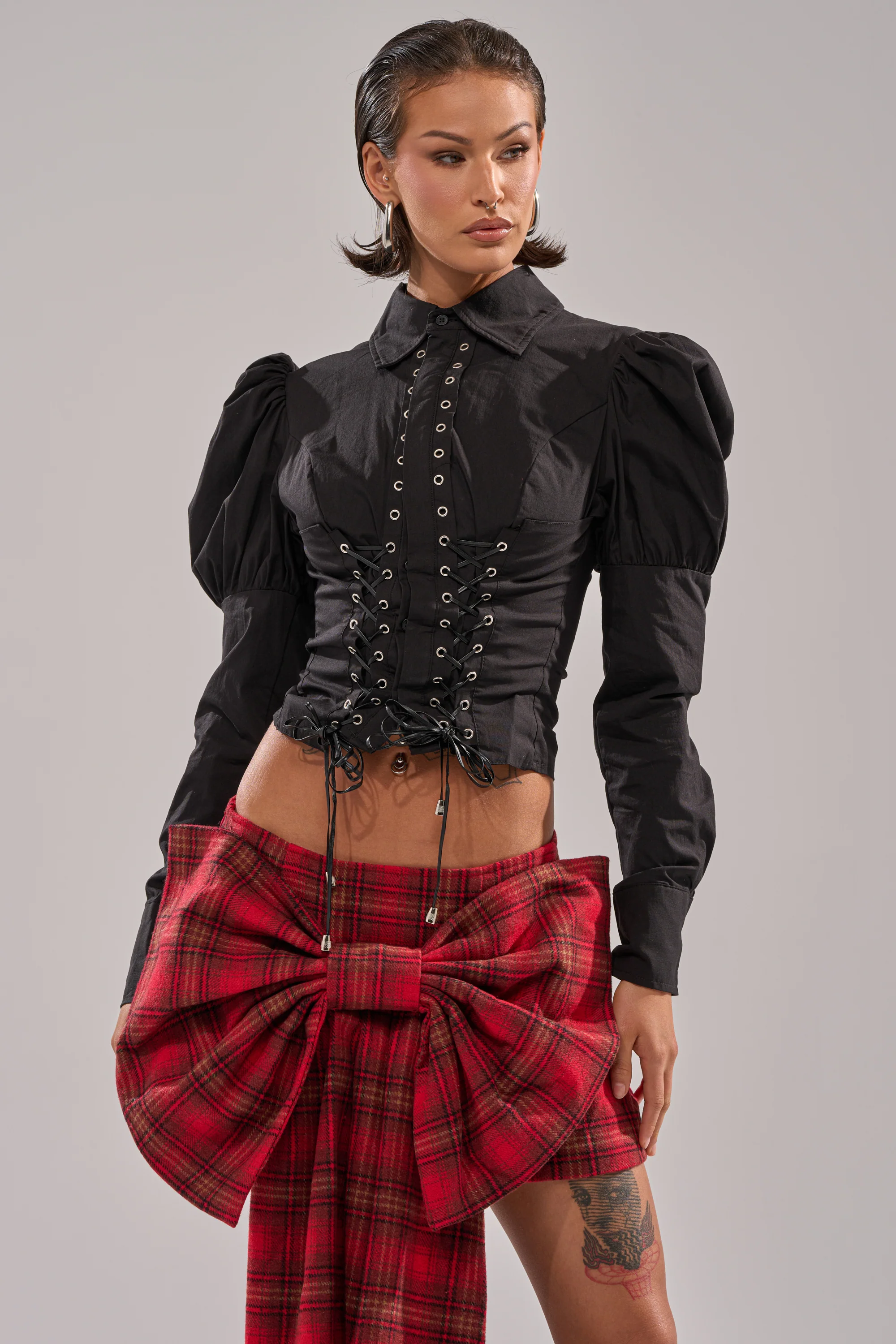 DAKOTA LACE UP BUTTON-DOWN BLOUSE IN BLACK - Image 4