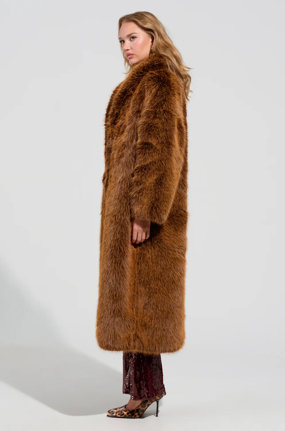 DAYANNE FAUX FUR TRENCH IN BROWN - Image 7