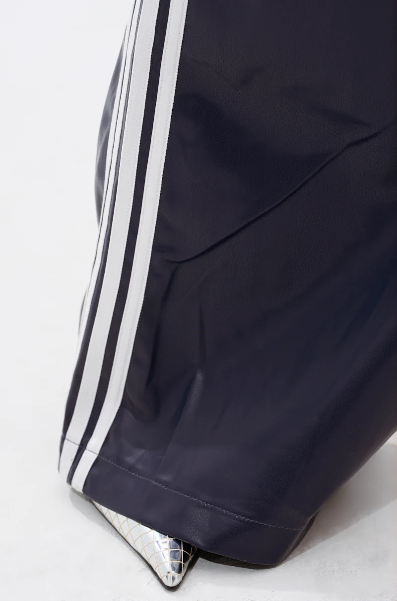 DAYTIME LOVIN TROUSER IN NAVY - Image 9