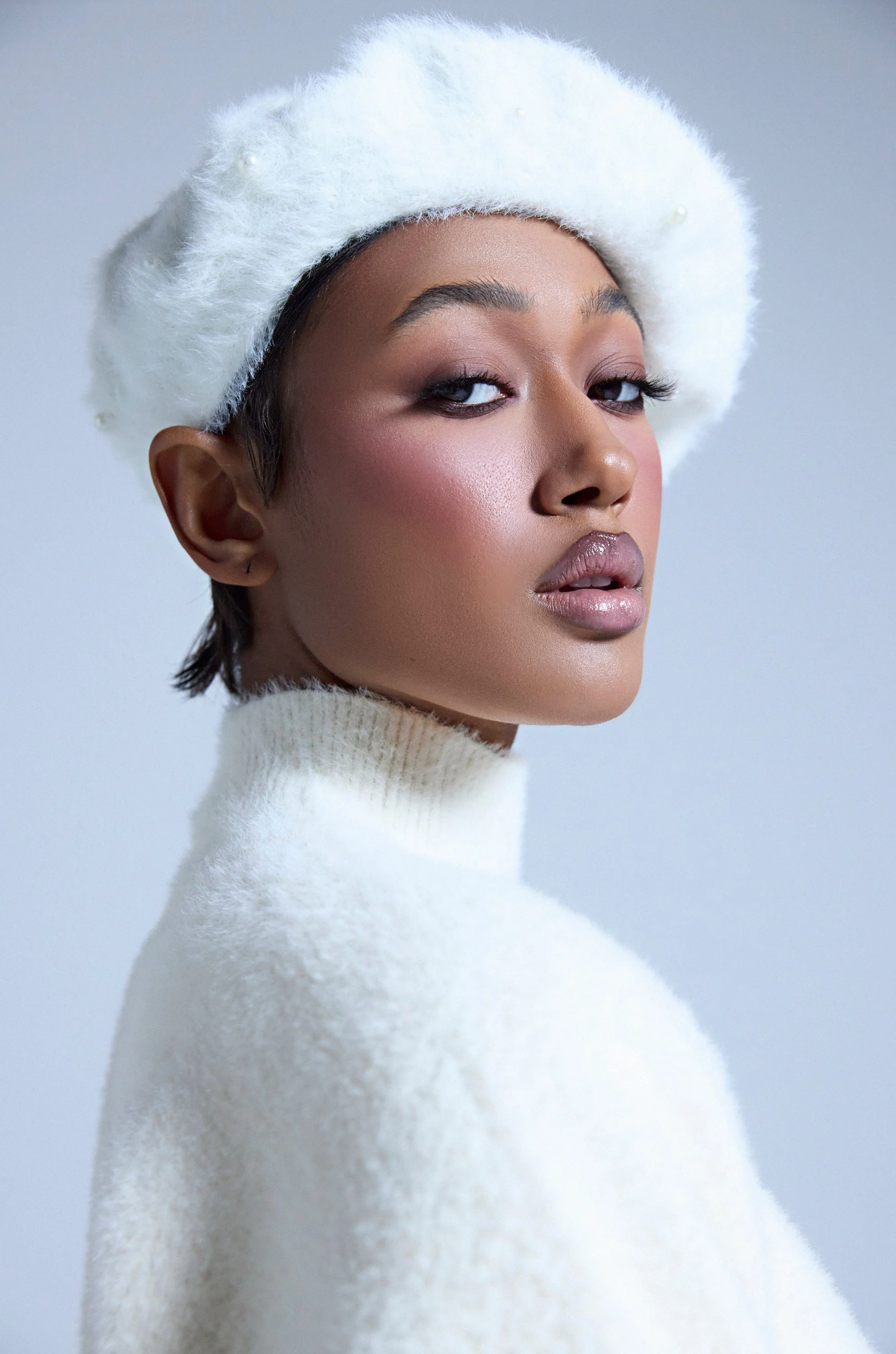 PEARLY WHITES FLUFFY BERET - Image 3