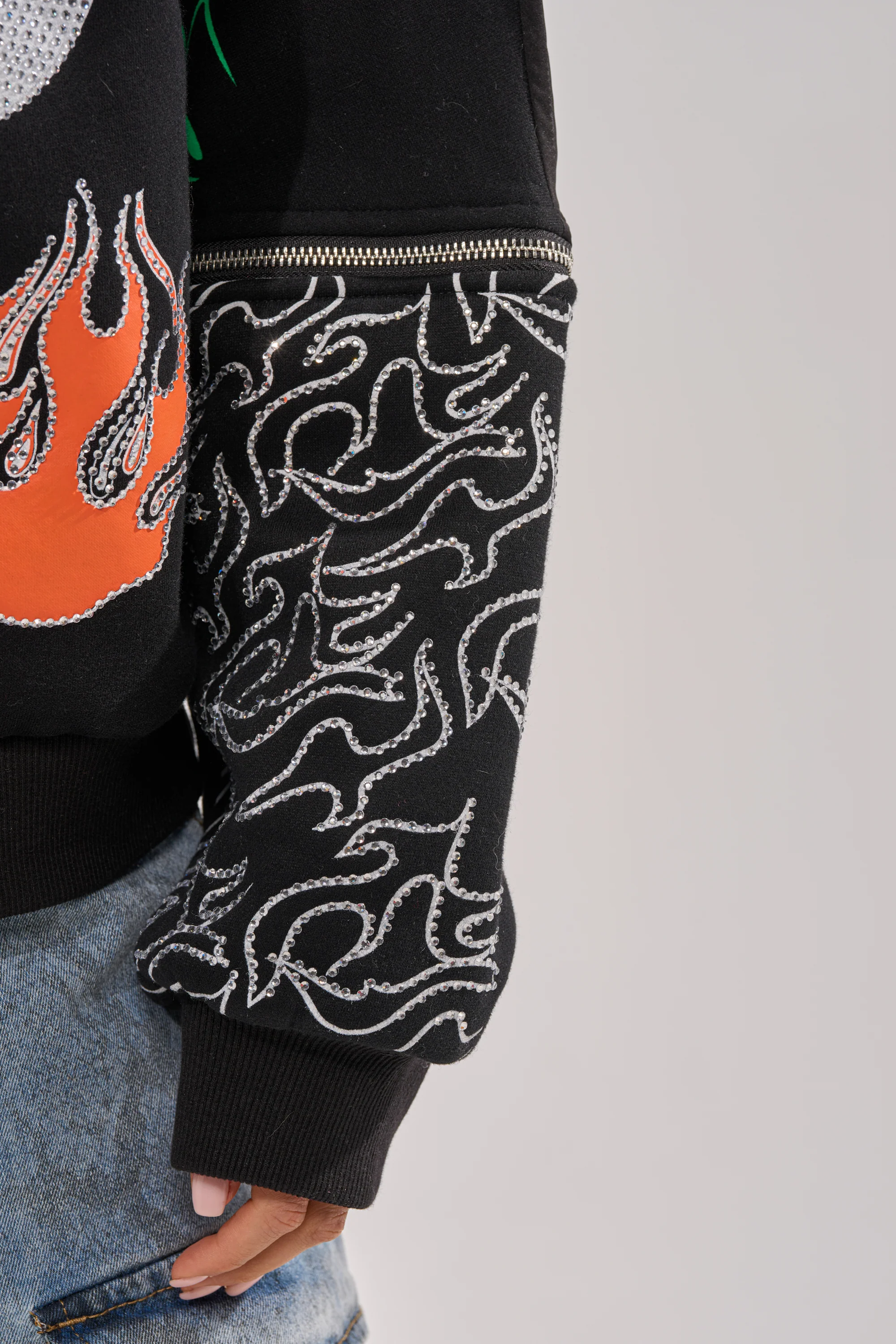 DEEP THOUGHTS OVERSIZED GRAPHIC SWEATSHIRT - Image 13