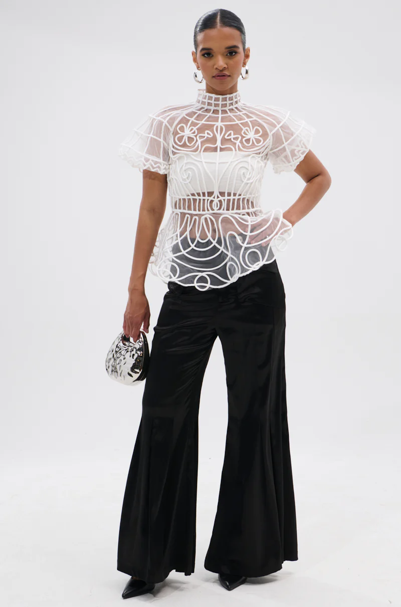 DOLL FACE SHORT SLEEVE STRUCTURED BLOUSE - Image 7