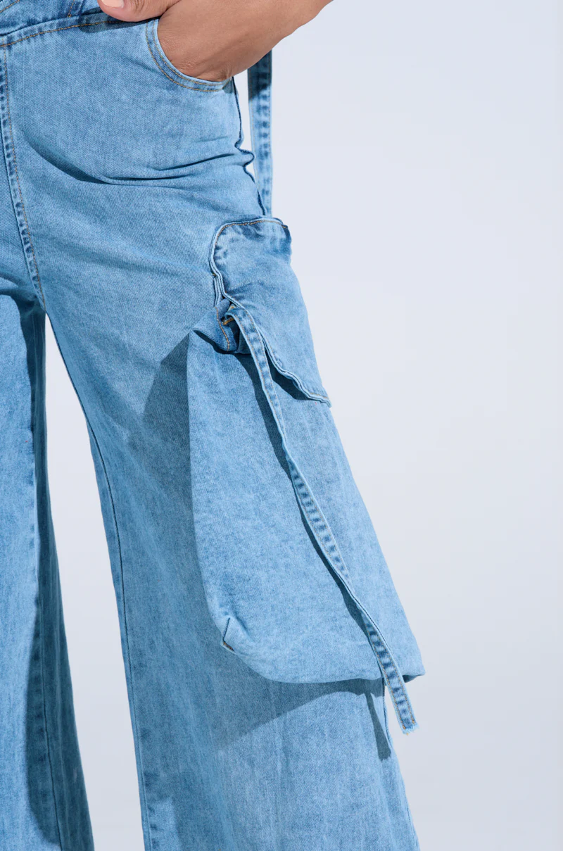 DON'T YOU DARE DENIM JUMPSUIT IN BLUE - Image 9