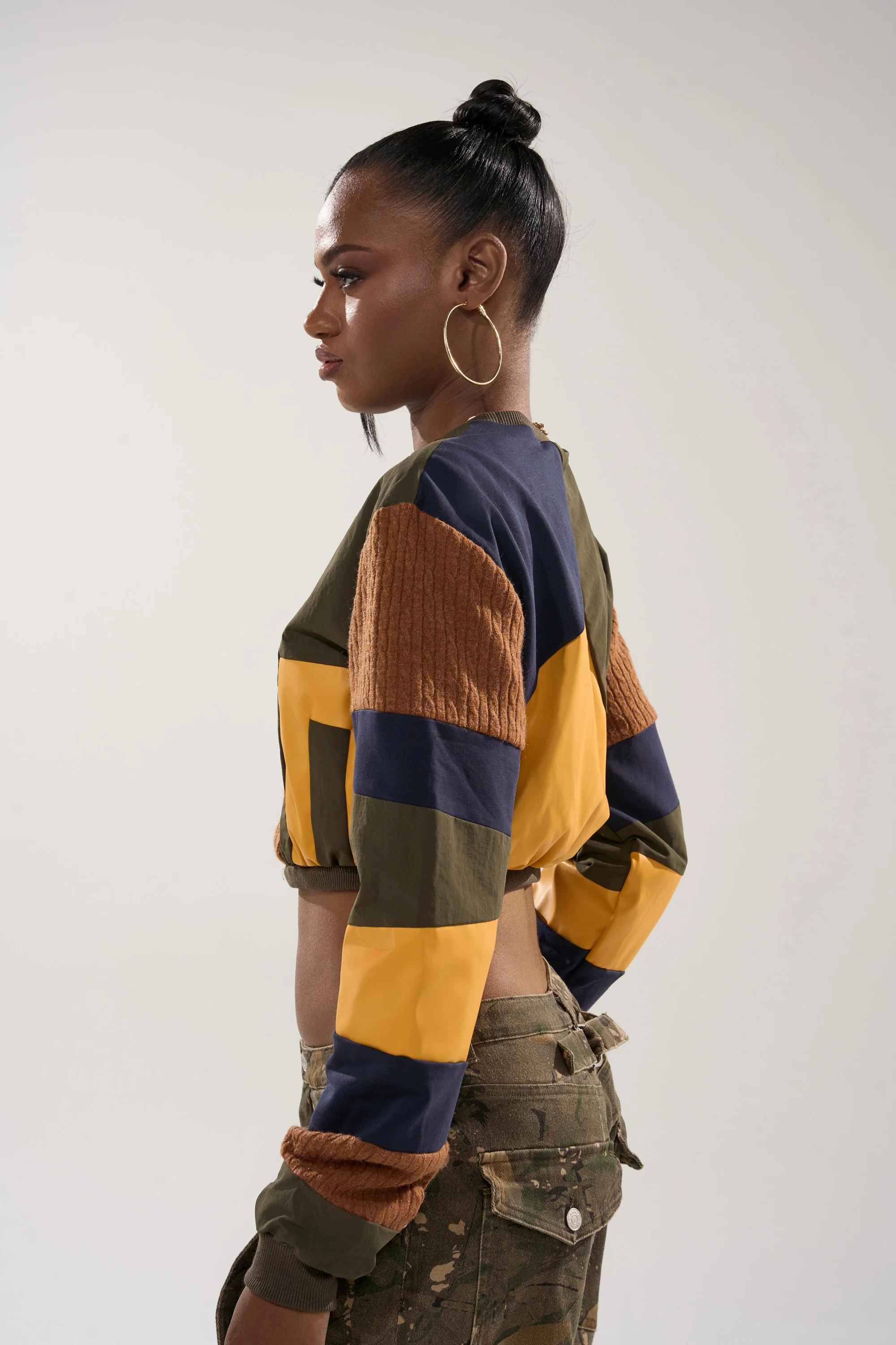 DORA COLOR BLOCKED CROP SWEATSHIRT - Image 4