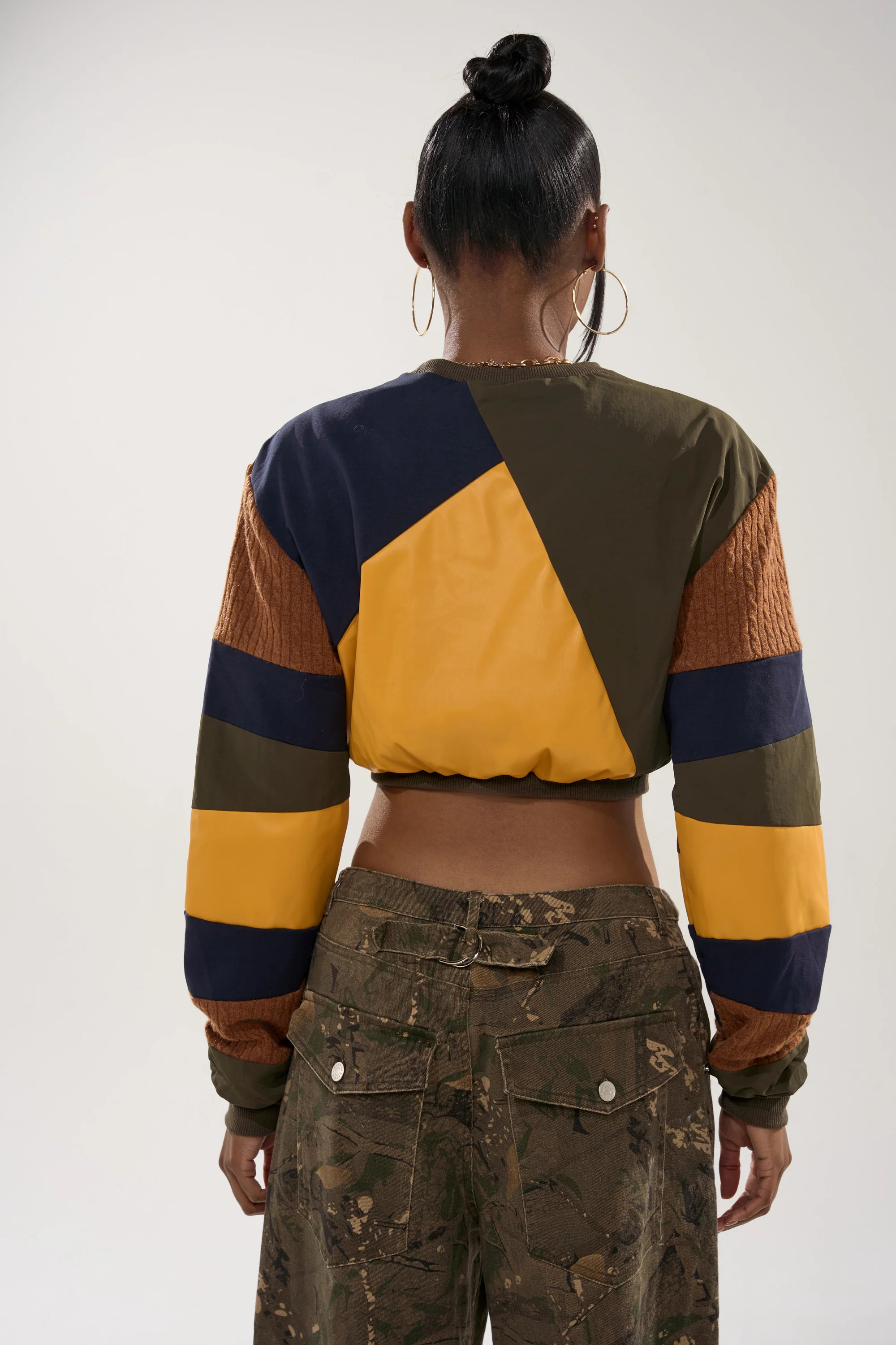 DORA COLOR BLOCKED CROP SWEATSHIRT - Image 5