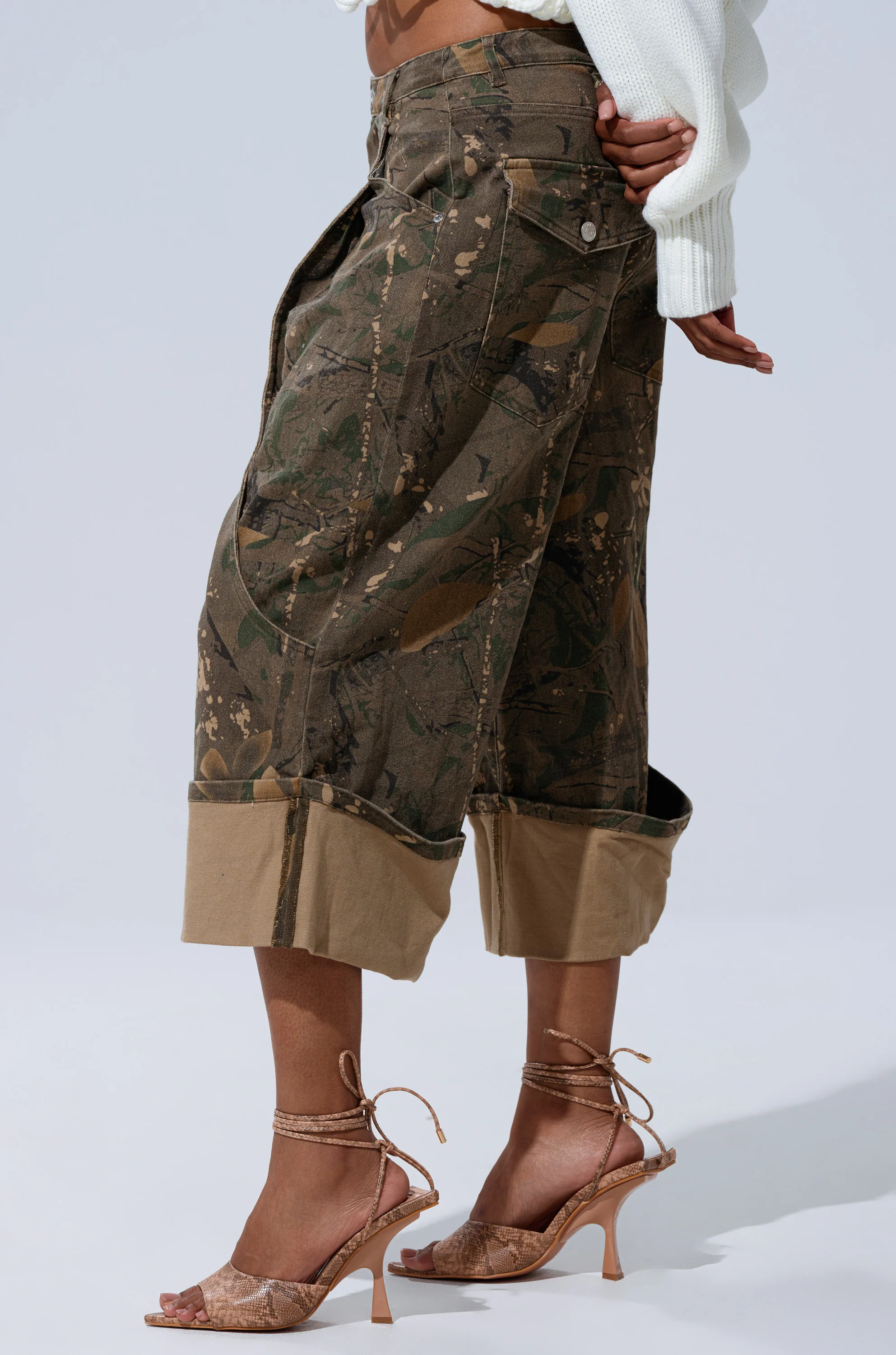 DOWN AND DIRTY CAMO BERMUDA SHORT - Image 4