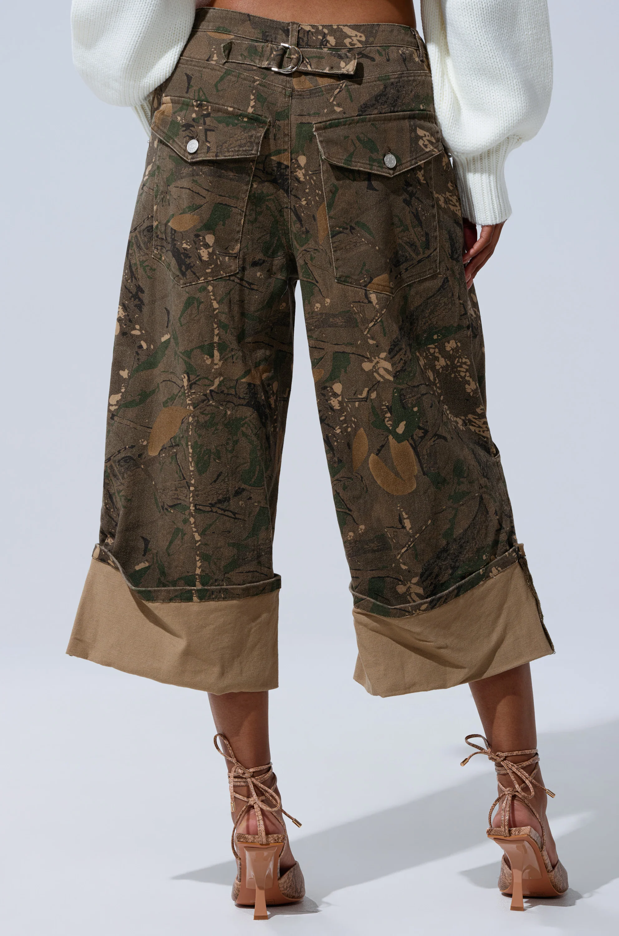 DOWN AND DIRTY CAMO BERMUDA SHORT - Image 5