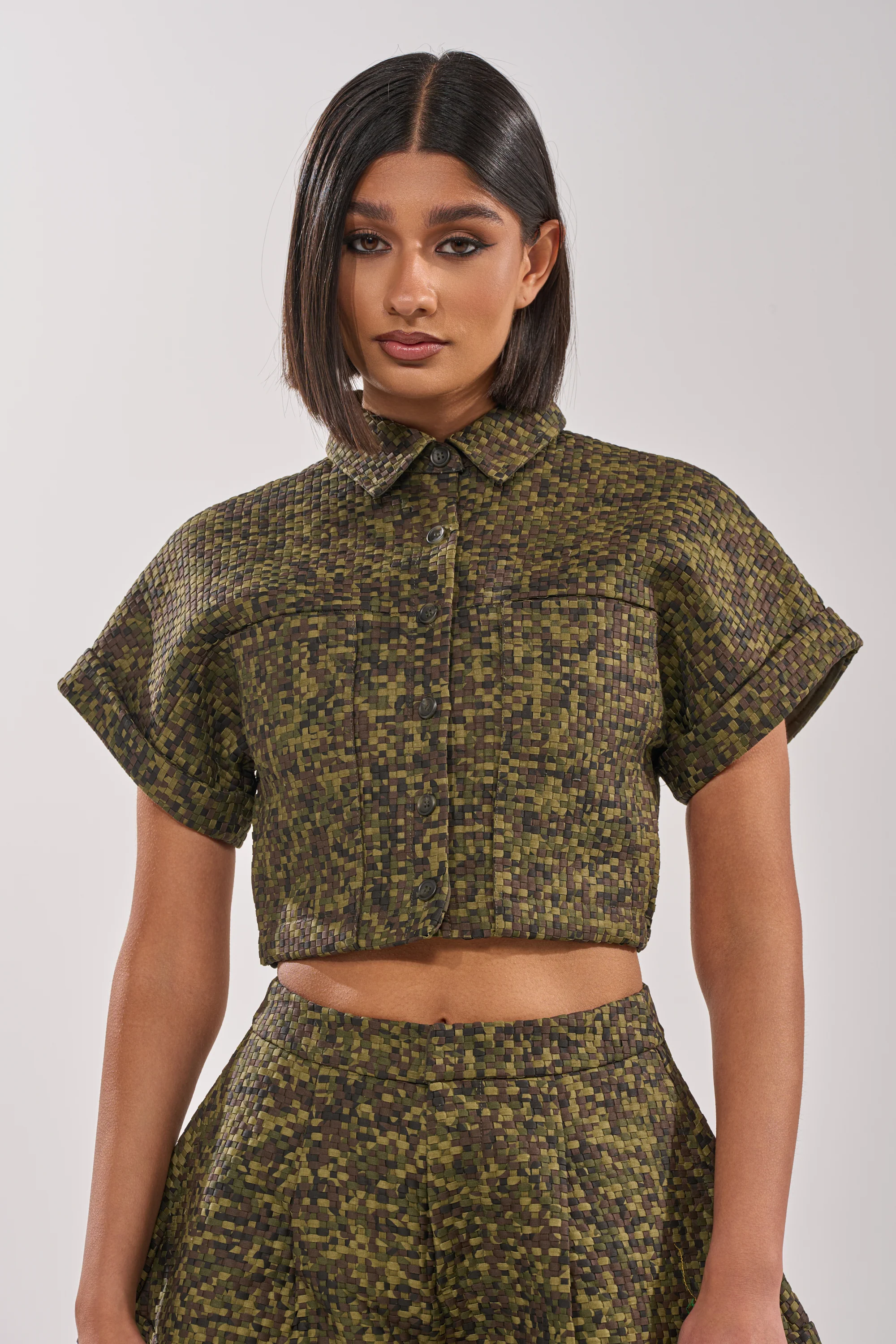 DOWN UNDER BUTTON DOWN