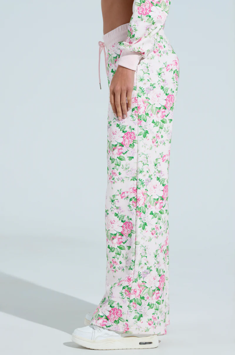 DREAMING OF SPRING SWEATPANTS - Image 4